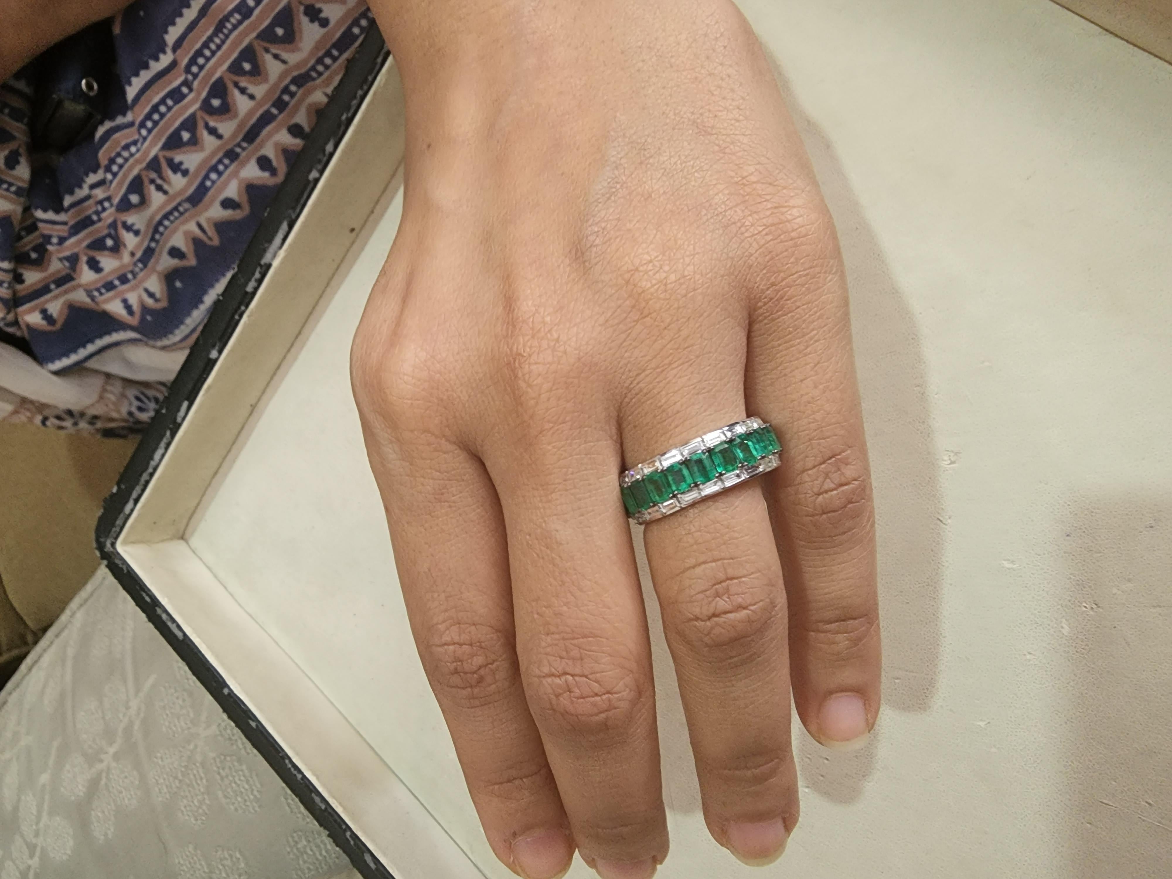 Emerald Cut Natural Zambian Emerald 4.91 Carats and Diamonds 1.26 Carats in 18k Gold For Sale