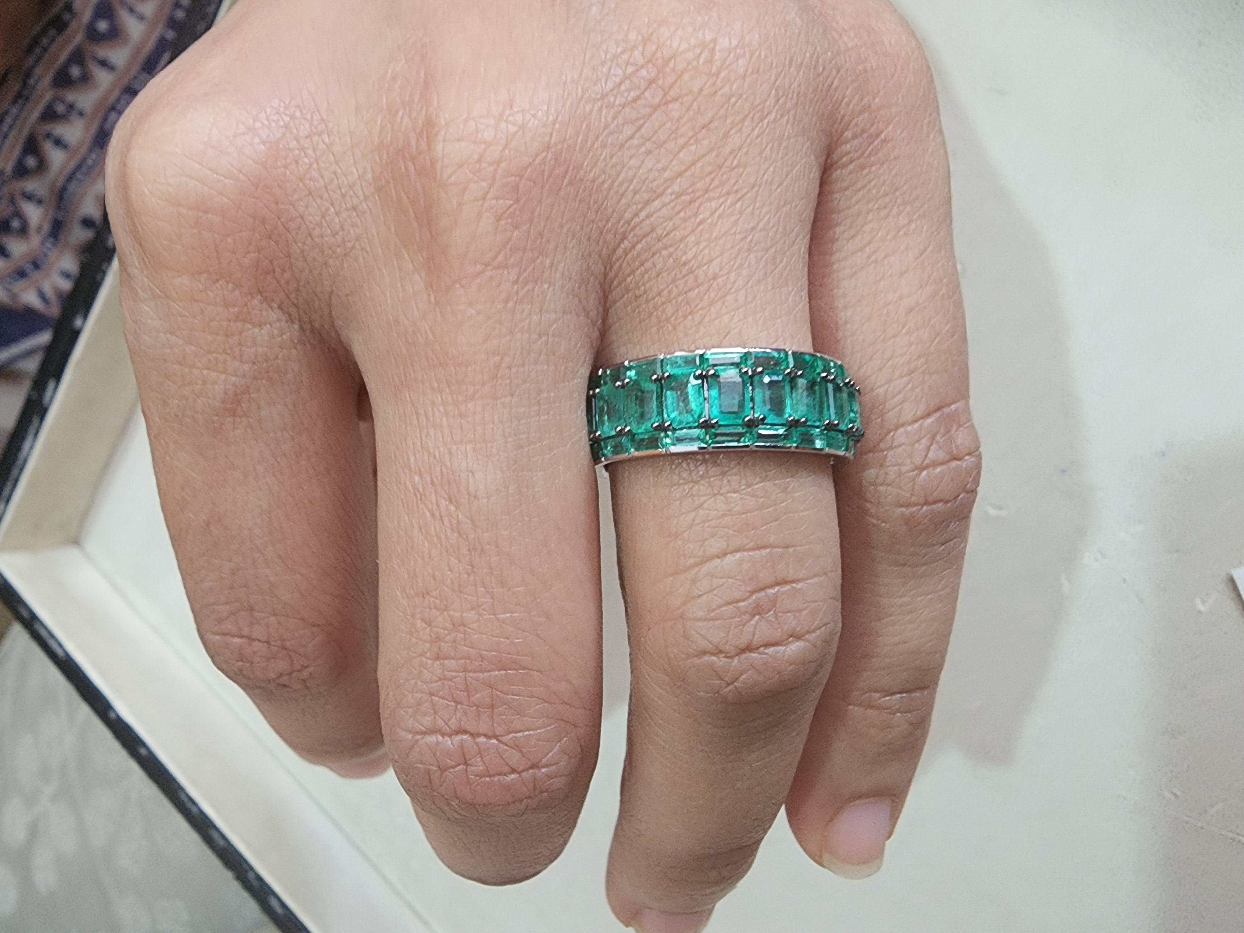 Emerald  : 6.19 carats

Gold : 4.42 gms (18k)

Its very hard to capture the true color and luster of the emerald , i have tried to add pictures which are taken professionally and by me from my I phone to reflect the true image of the item.
It's a