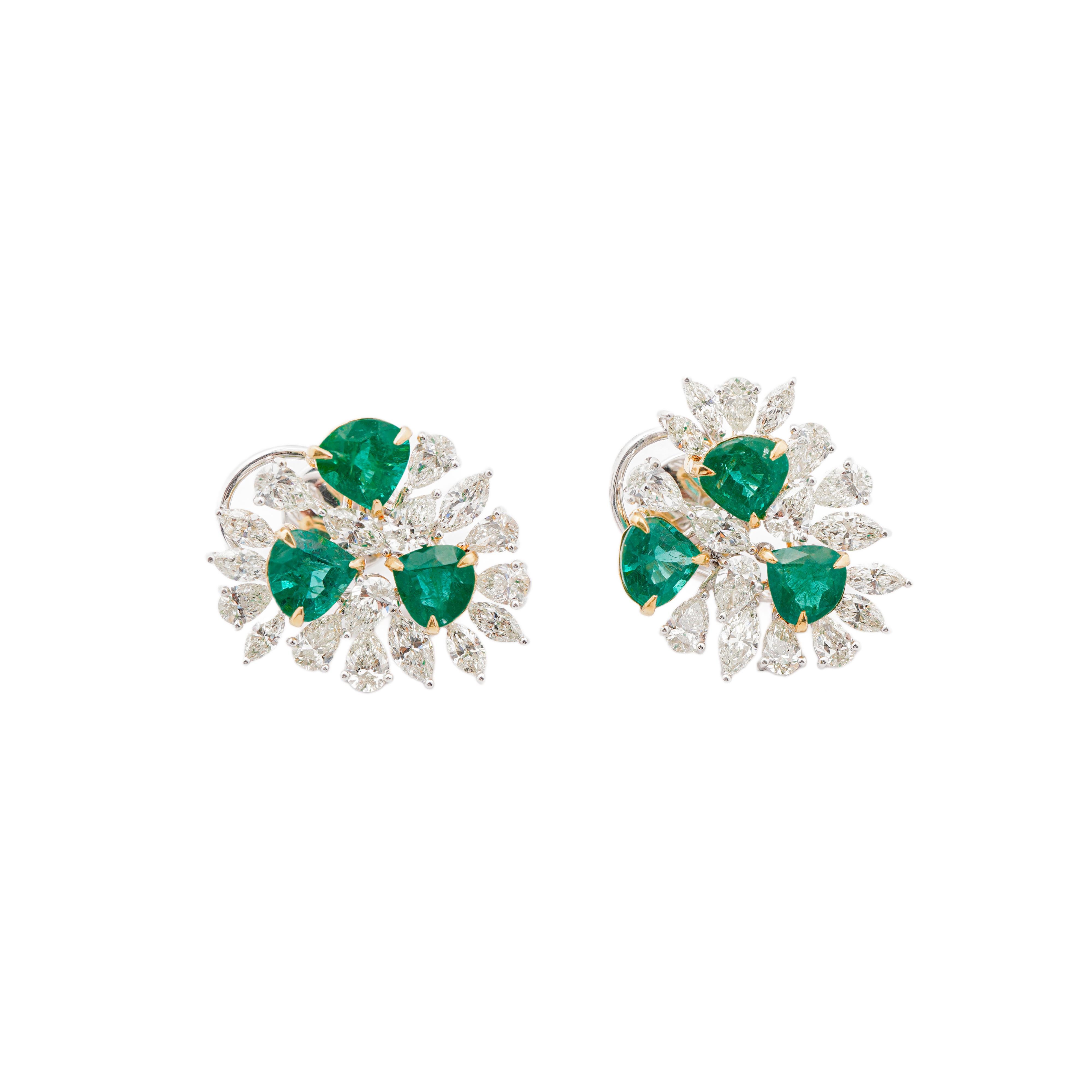 Natürlicher sambischer Smaragd 6,54cts & Diamant 6,69cts Ohrring in 18k Gold Damen im Angebot