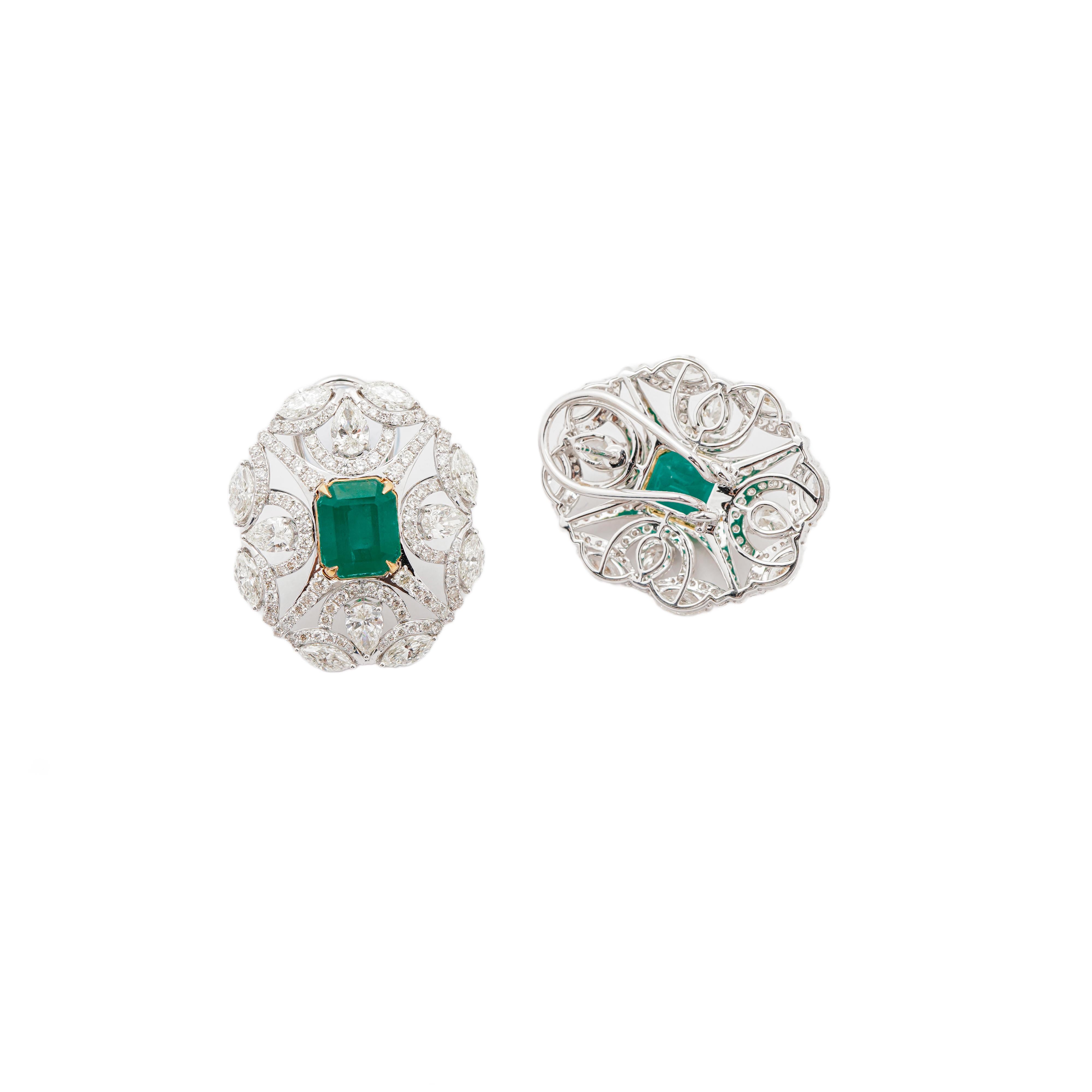 Natürlicher sambischer Smaragd 6,80cts & Diamant 7,29cts Ohrring in 18k Gold im Zustand „Neu“ im Angebot in New York, NY