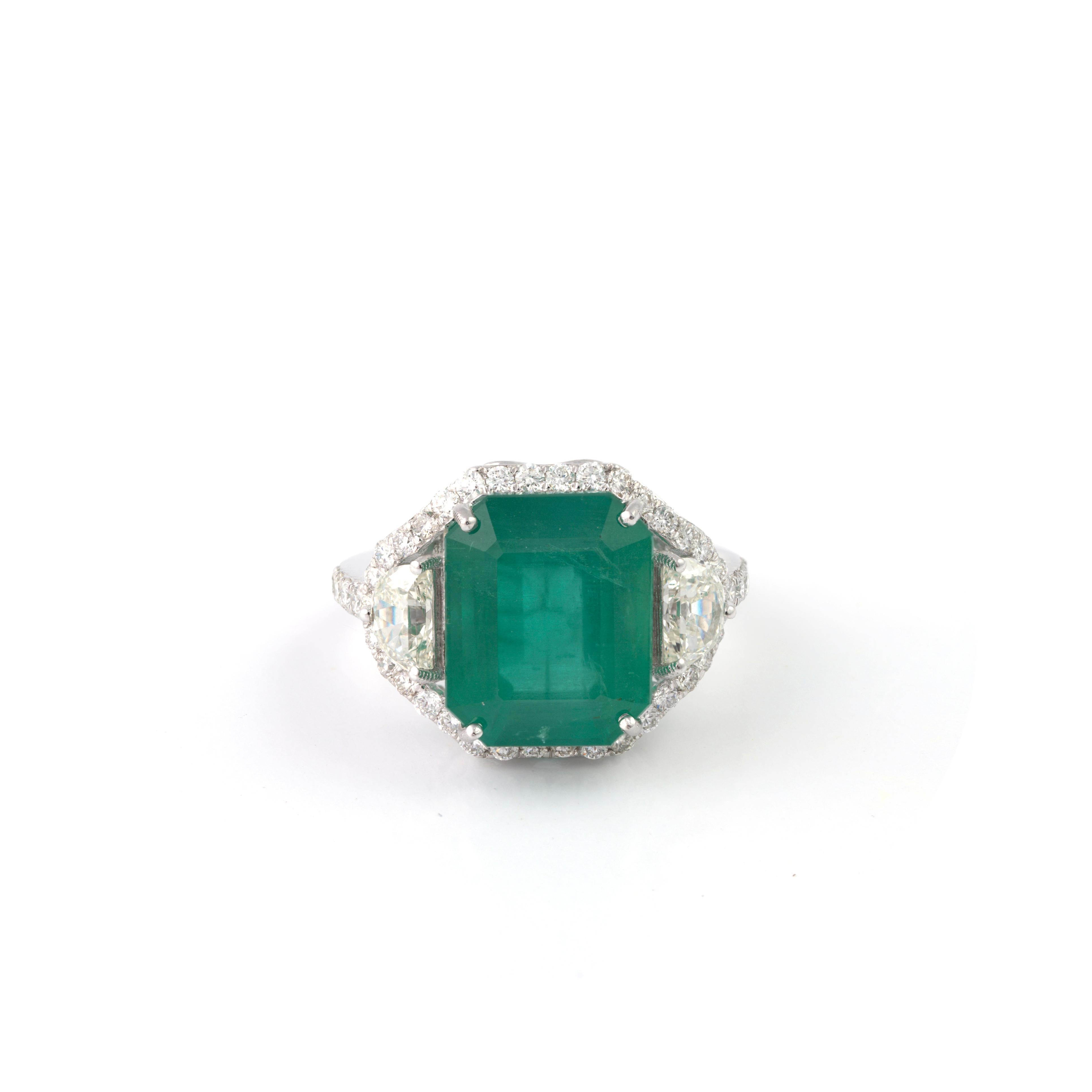 Natural Zambian Emerald 9.24 Carats and Diamonds Half Moon 1.01 Carats in 14k For Sale 1