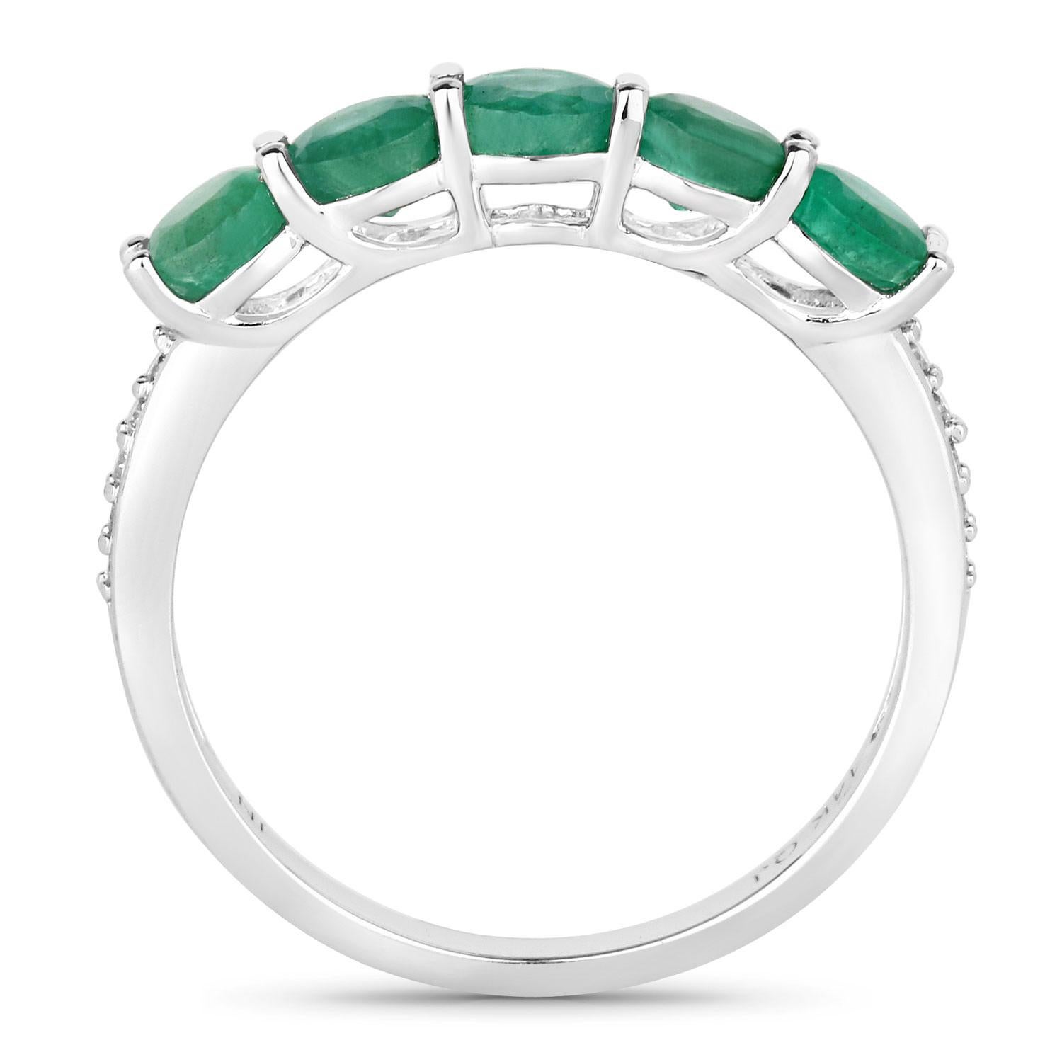 Contemporary Natural Zambian Emerald and Diamond Band 1.10 Carats 14k White Gold For Sale