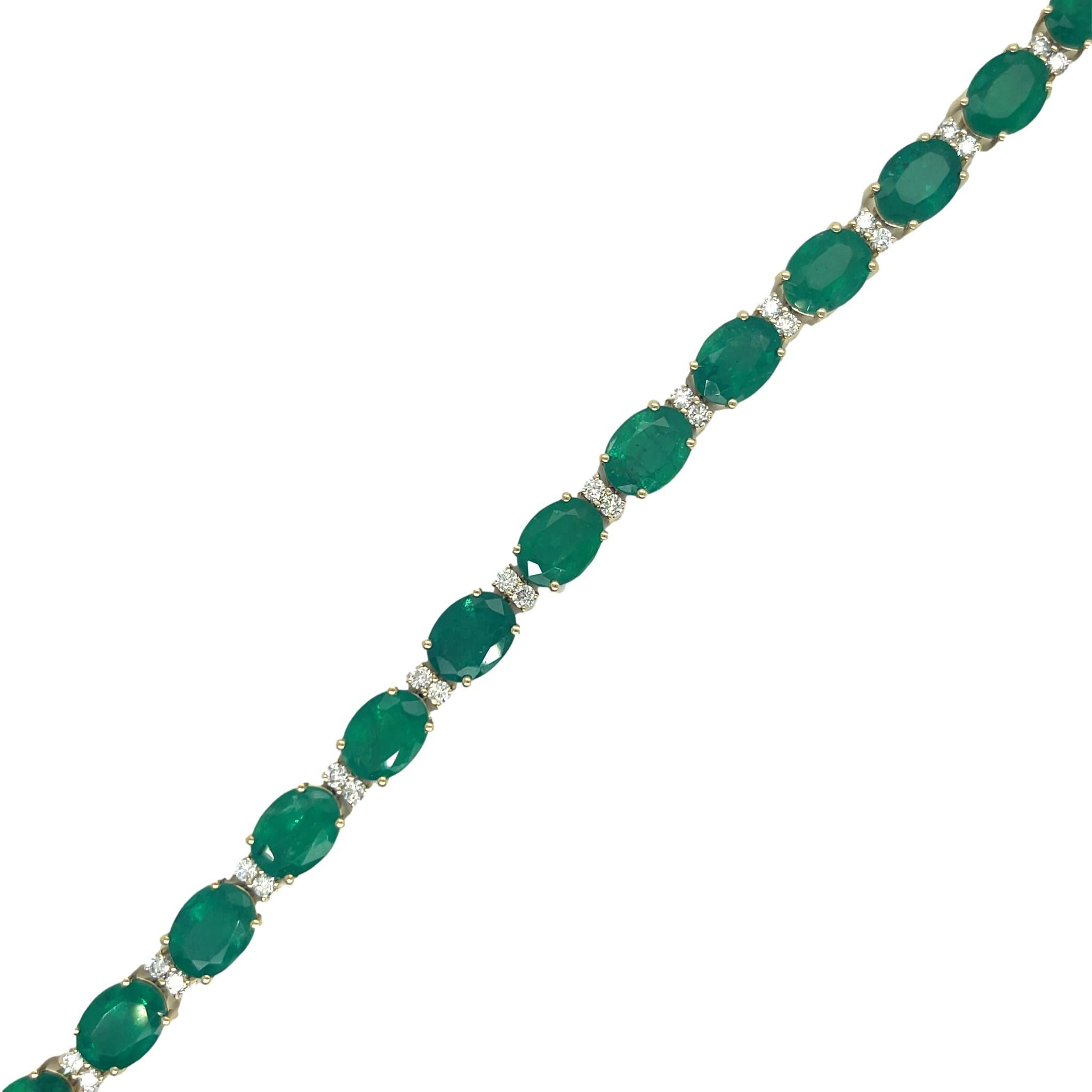 Natural Zambian Emerald and Diamond Bracelet in 14KY Gold In New Condition For Sale In New York, NY