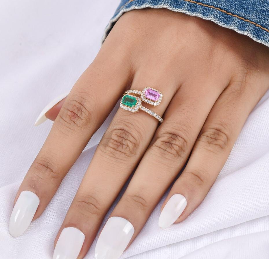 Anello con smeraldo naturale dello Zambia e zaffiro rosa in oro 14k in vendita 1