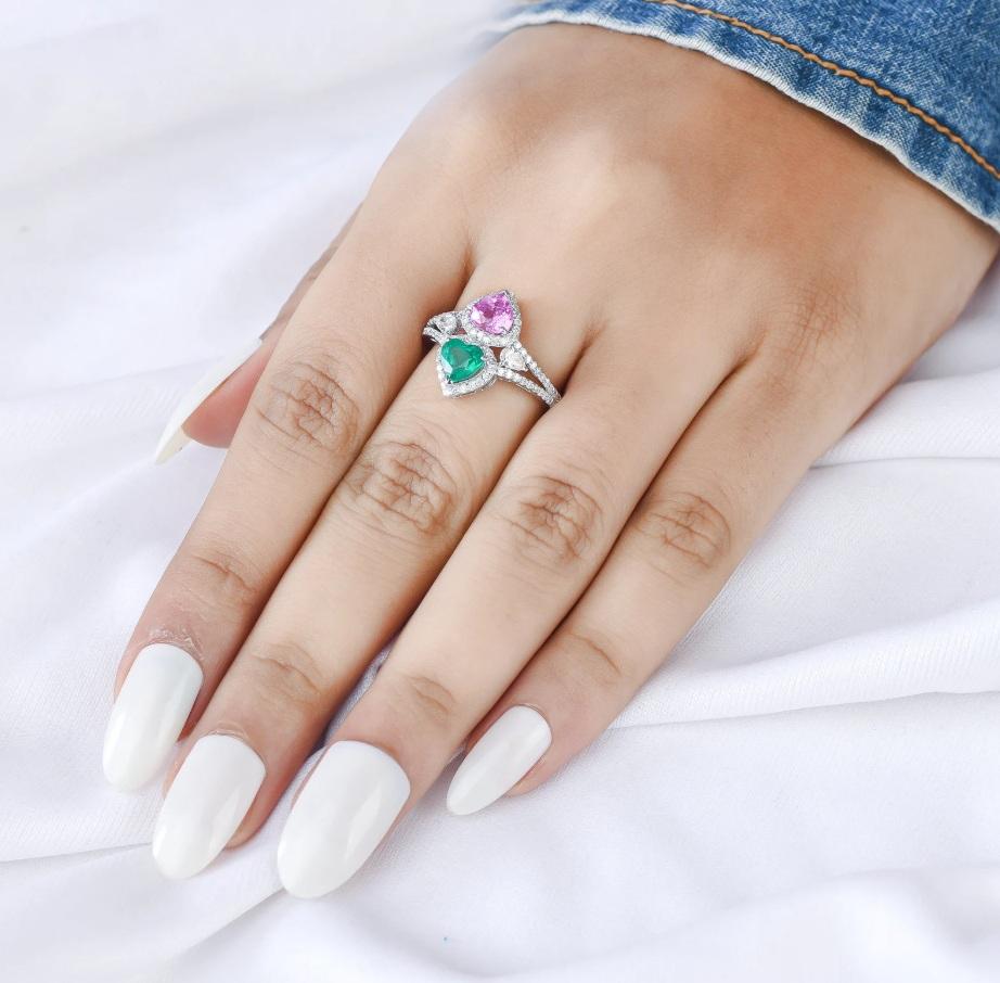 Bague en émeraude naturelle de Zambie et saphir en 18k  or Neuf - En vente à jaipur, IN