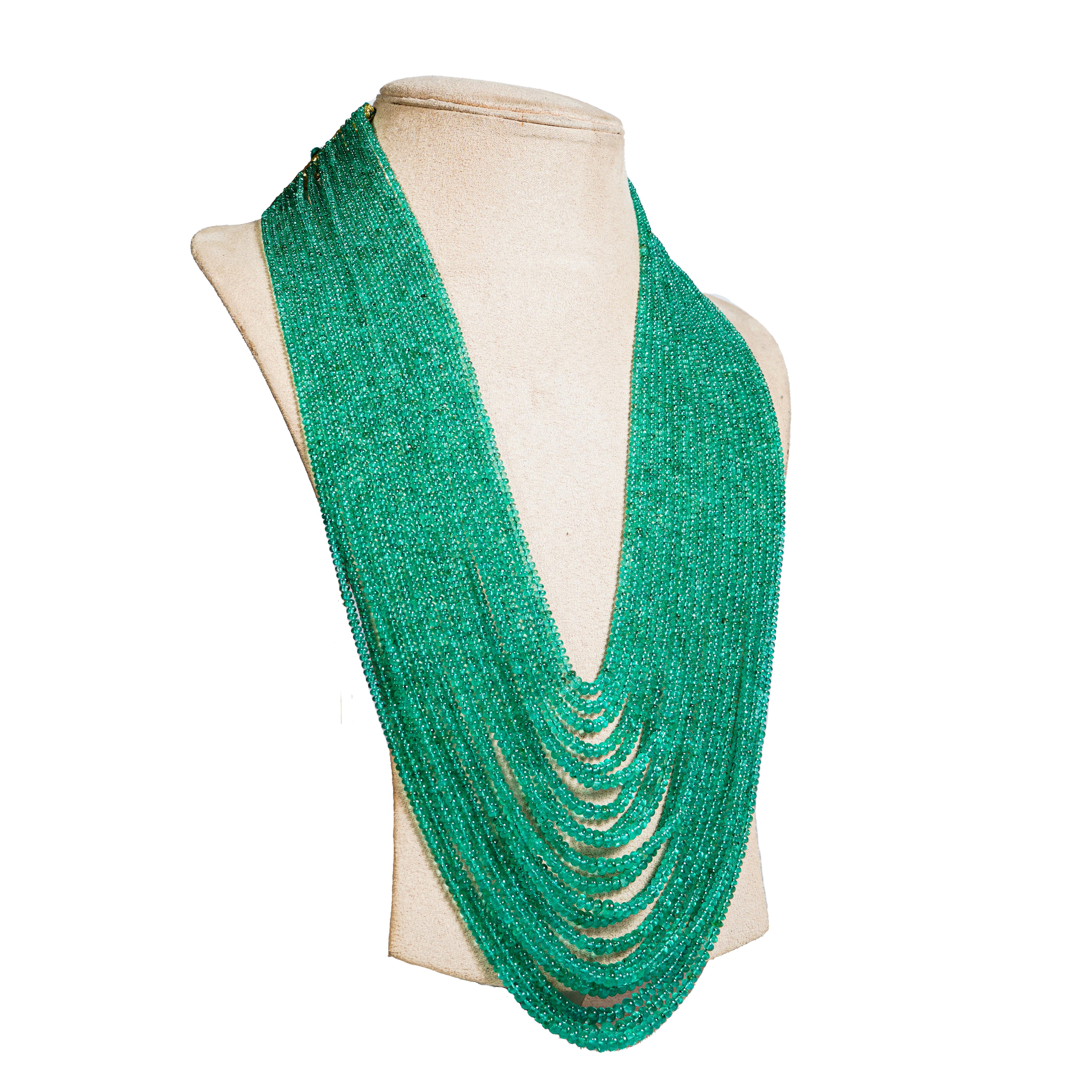 Women's Natural Zambian Emerald Beads in 20 lines For Sale