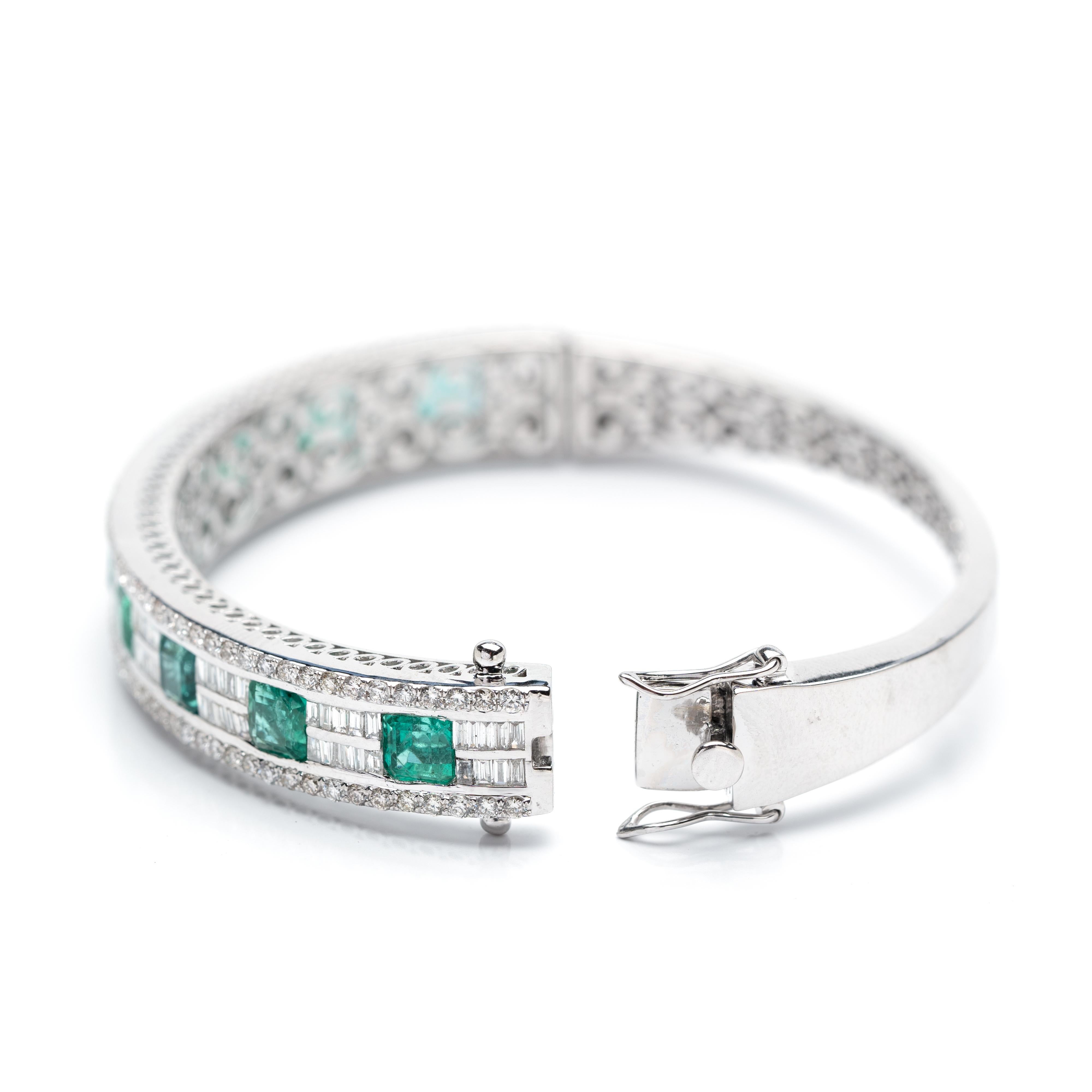Emerald Cut Natural Zambian Emerald Bracelet with 6.18 Carats Emerald and 3.05 Carats For Sale