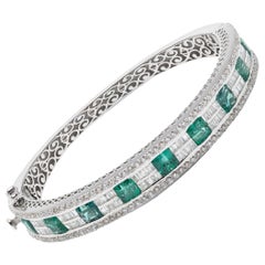 Bracelet d'émeraudes naturelles de Zambie avec 6,18 carats d'émeraudes et 3,05 carats