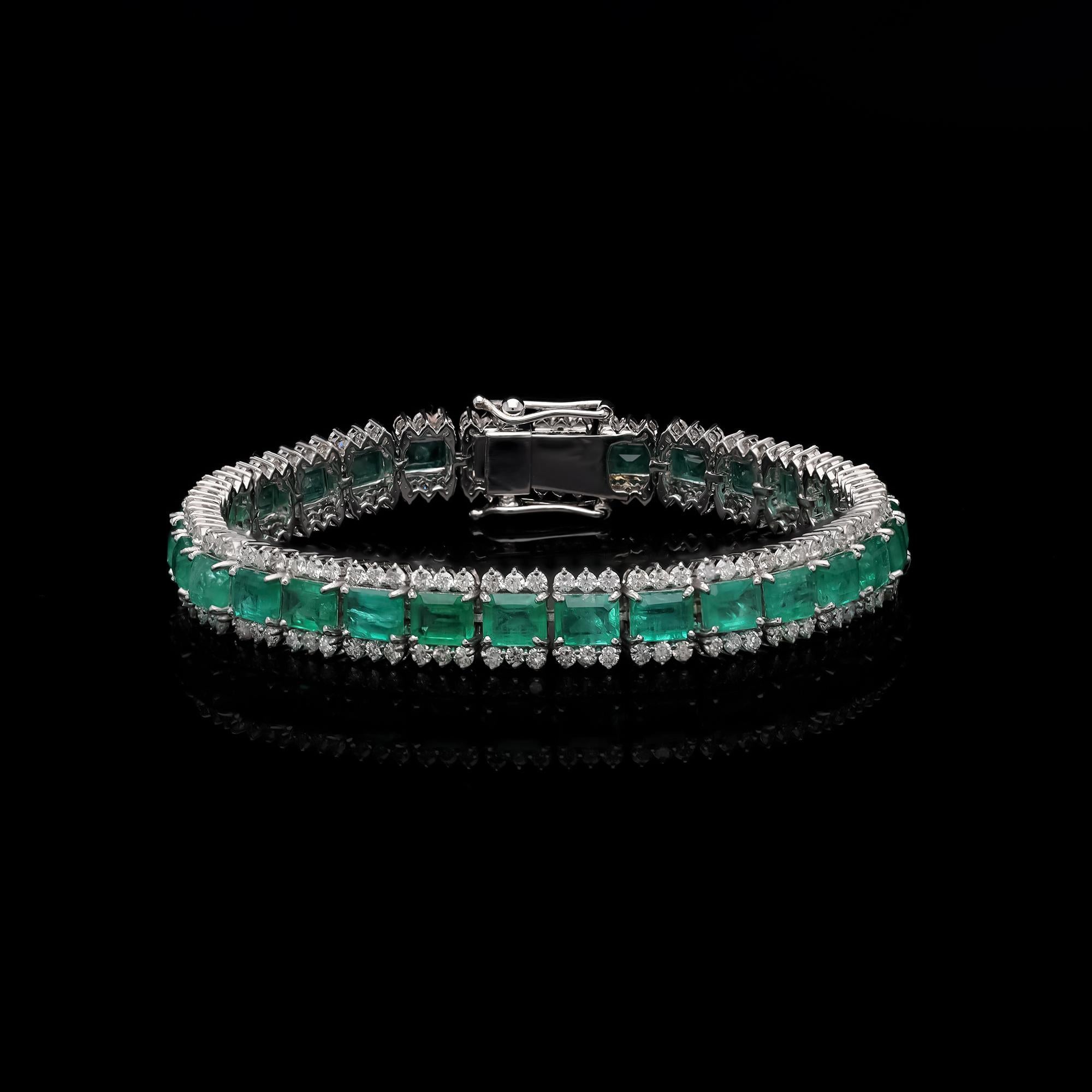 Women's Natural zambian emerald bracelet with diamond 3.25 cts in 18k gold For Sale
