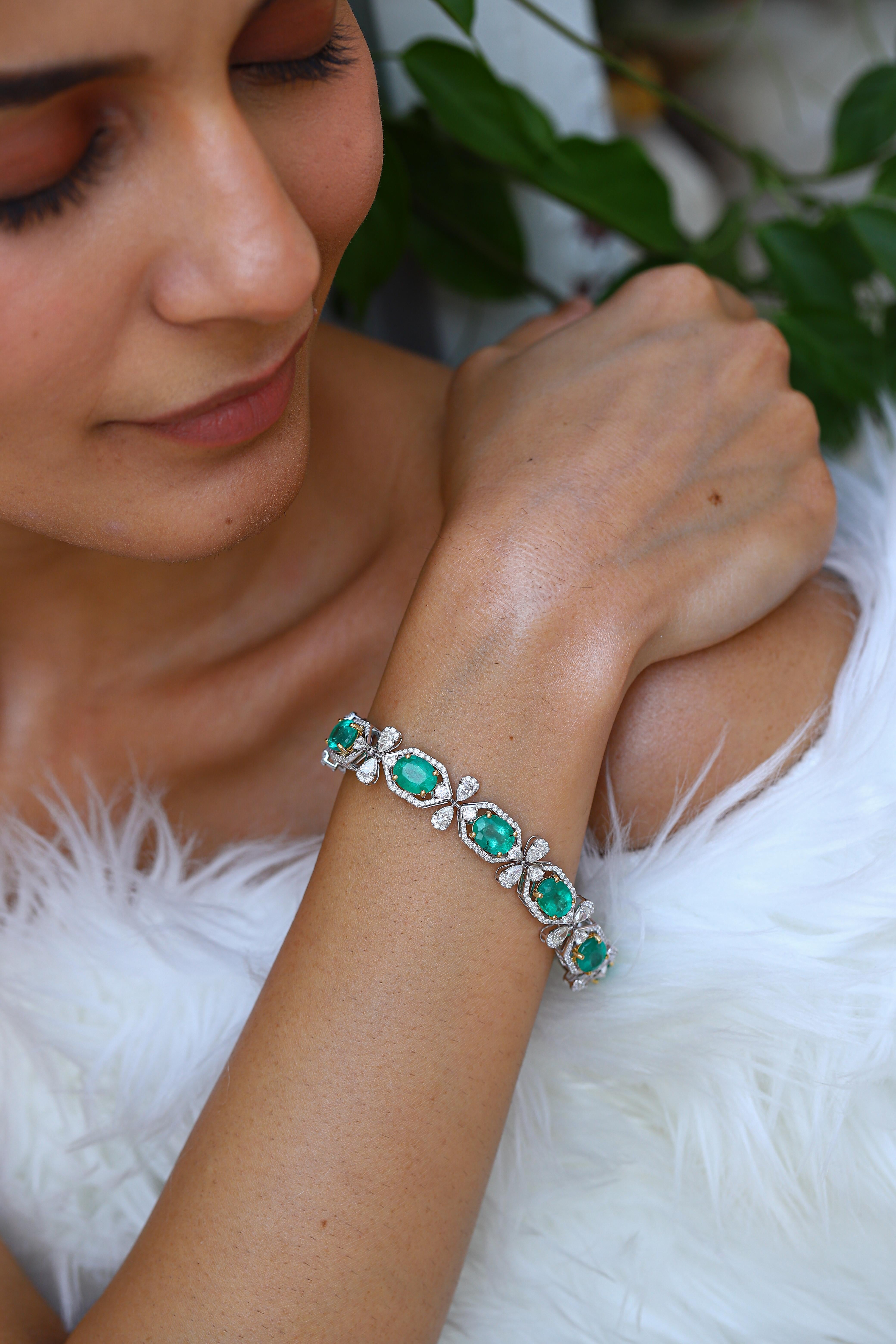 Mixed Cut Natural Zambian Emerald Bracelet with Diamond and 18k Gold For Sale