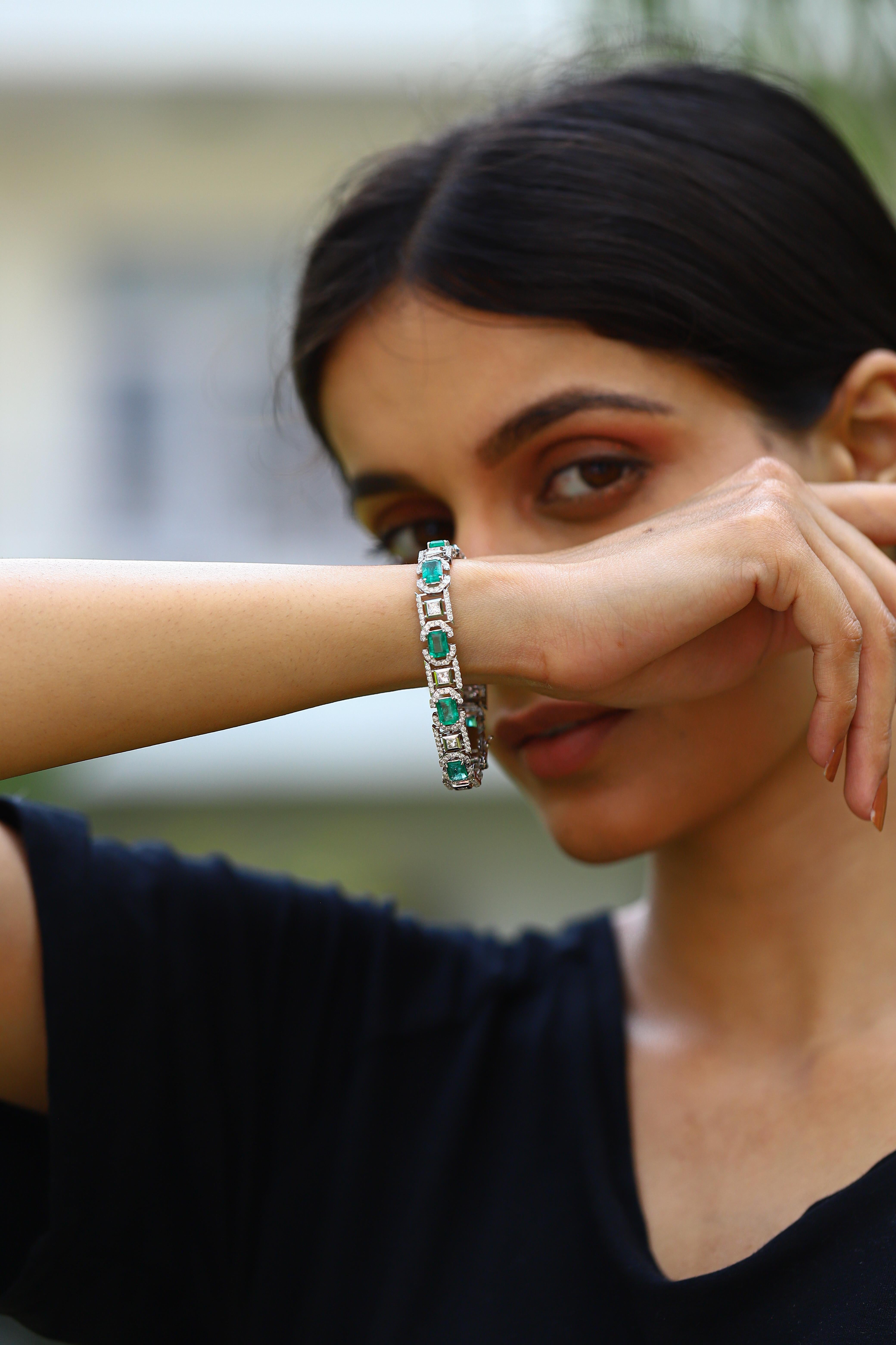 Natürliches sambisches Smaragdarmband mit Diamanten und 18 Karat Gold Damen