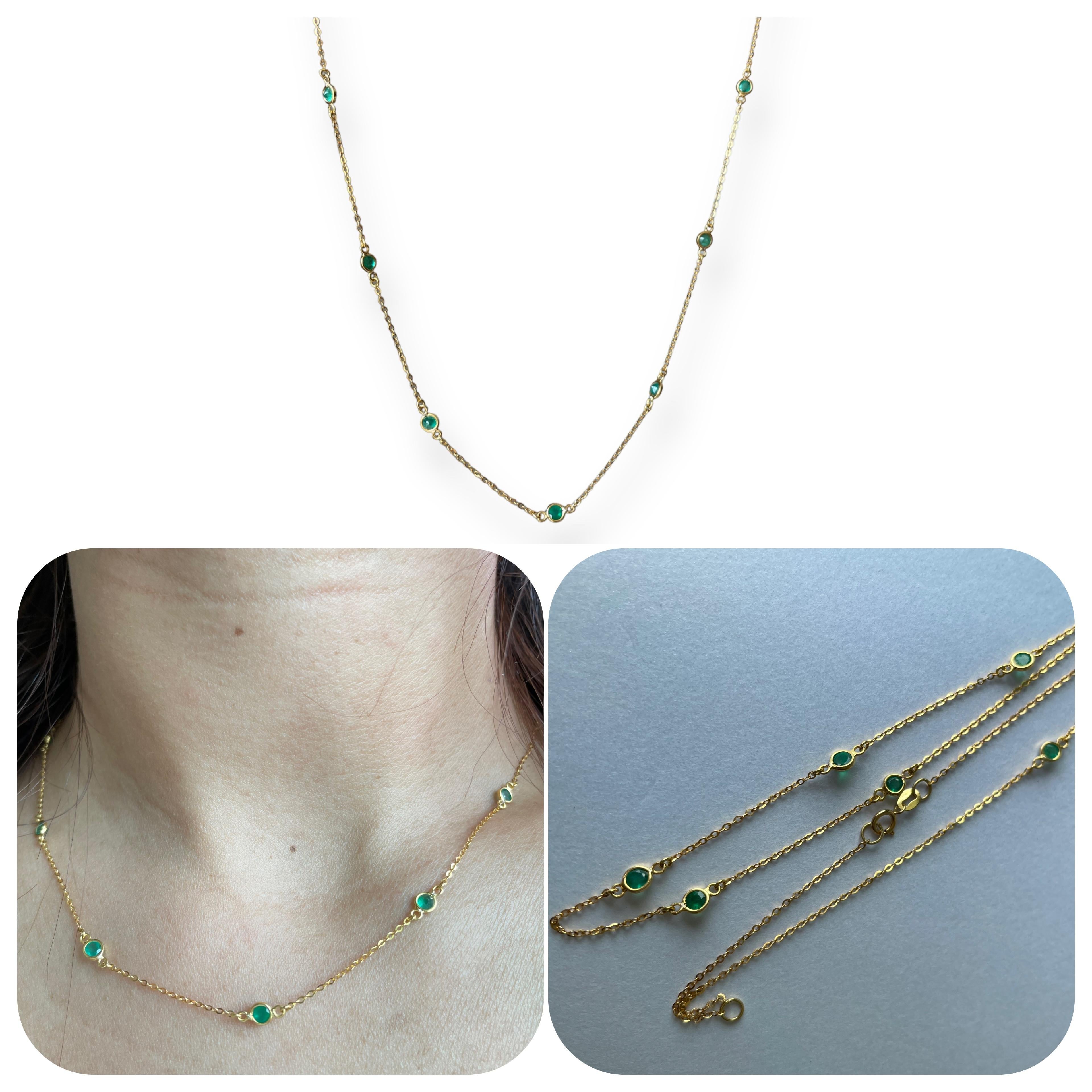 Dieses schlichte, minimalistische Design umfasst 7 natürliche Smaragde, die an einer zierlichen Kette um den Hals schweben. Das Wichtigste ist, dass jeder einzelne Stein ein natürlicher Smaragd ist, der in der Erde abgebaut wurde. Die Länge ist