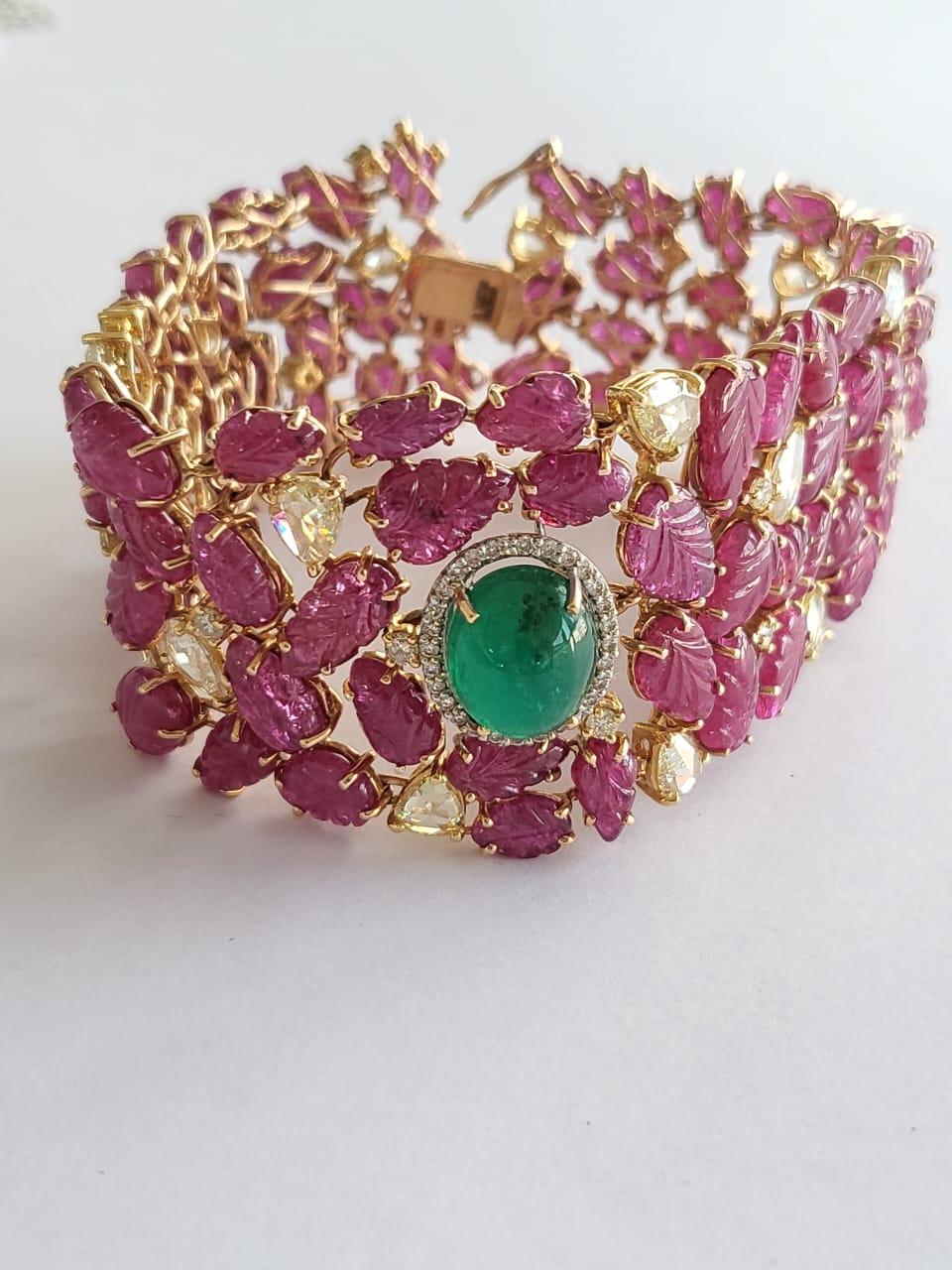 Women's or Men's Natural Zambian Emerald Cabochon, Ruby Carving & Yellow Diamonds Cuff Bracelet For Sale