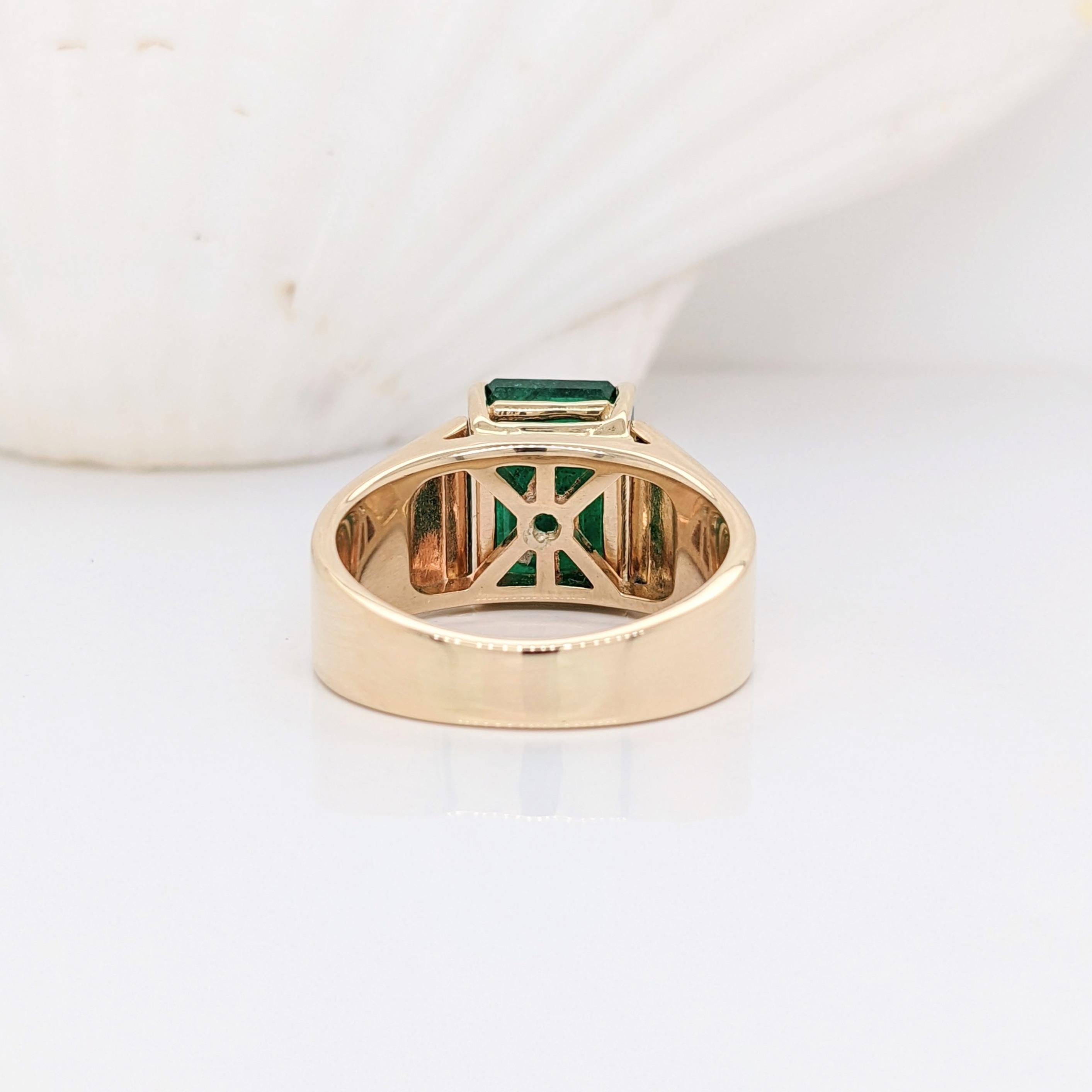 6 carat Zambian Emerald Cigar Band Ring in 14K Yellow Gold  Emerald Cut 10x8mm In New Condition In Columbus, OH