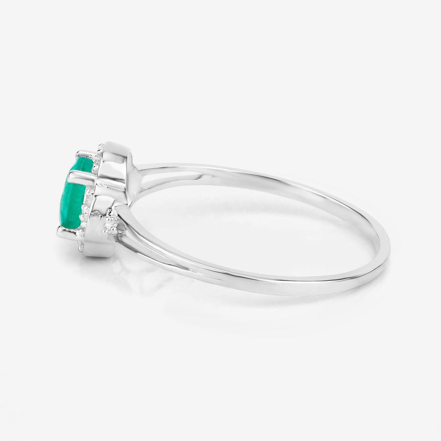 Natural Zambian Emerald Cocktail Ring With Diamonds 0.50 Carats 14K White Gold In Excellent Condition For Sale In Laguna Niguel, CA