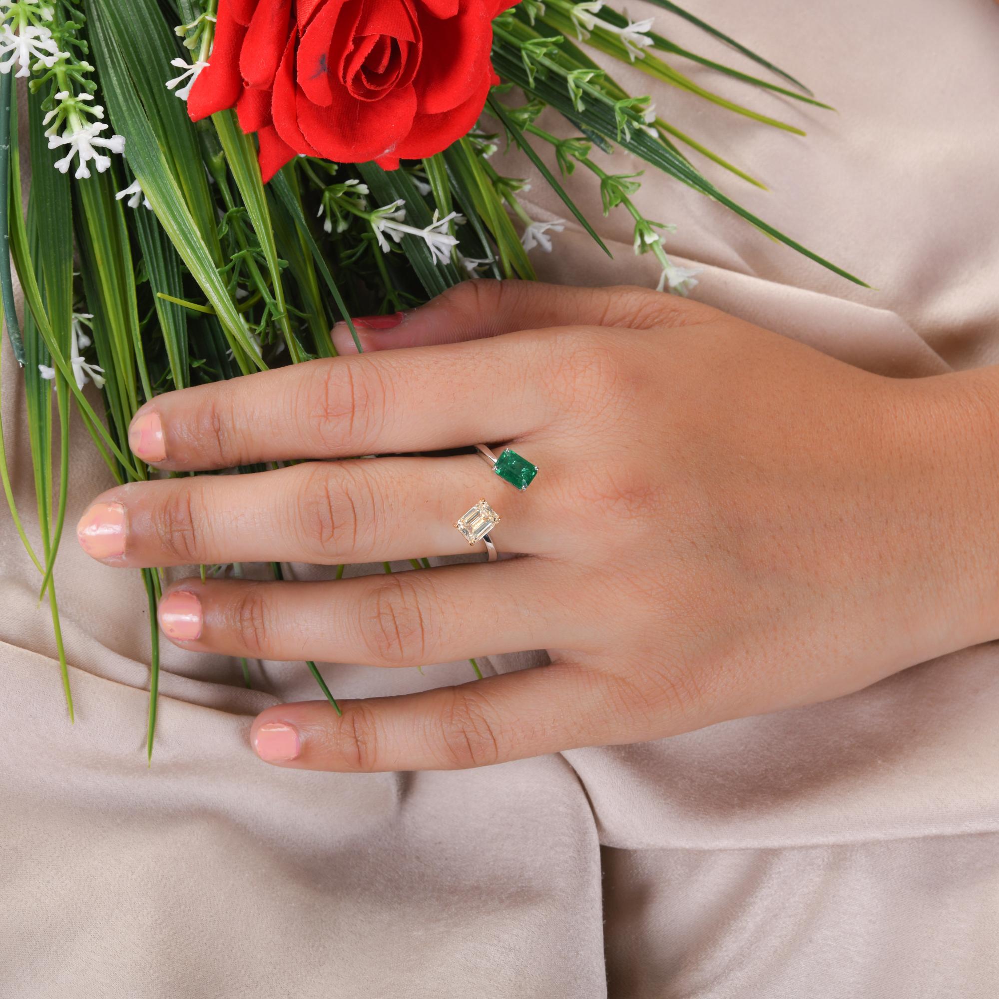 Natural Zambian Emerald Cuff Ring Emerald Cut Diamond 14 Karat Yellow White Gold In New Condition For Sale In Diera, Dubai