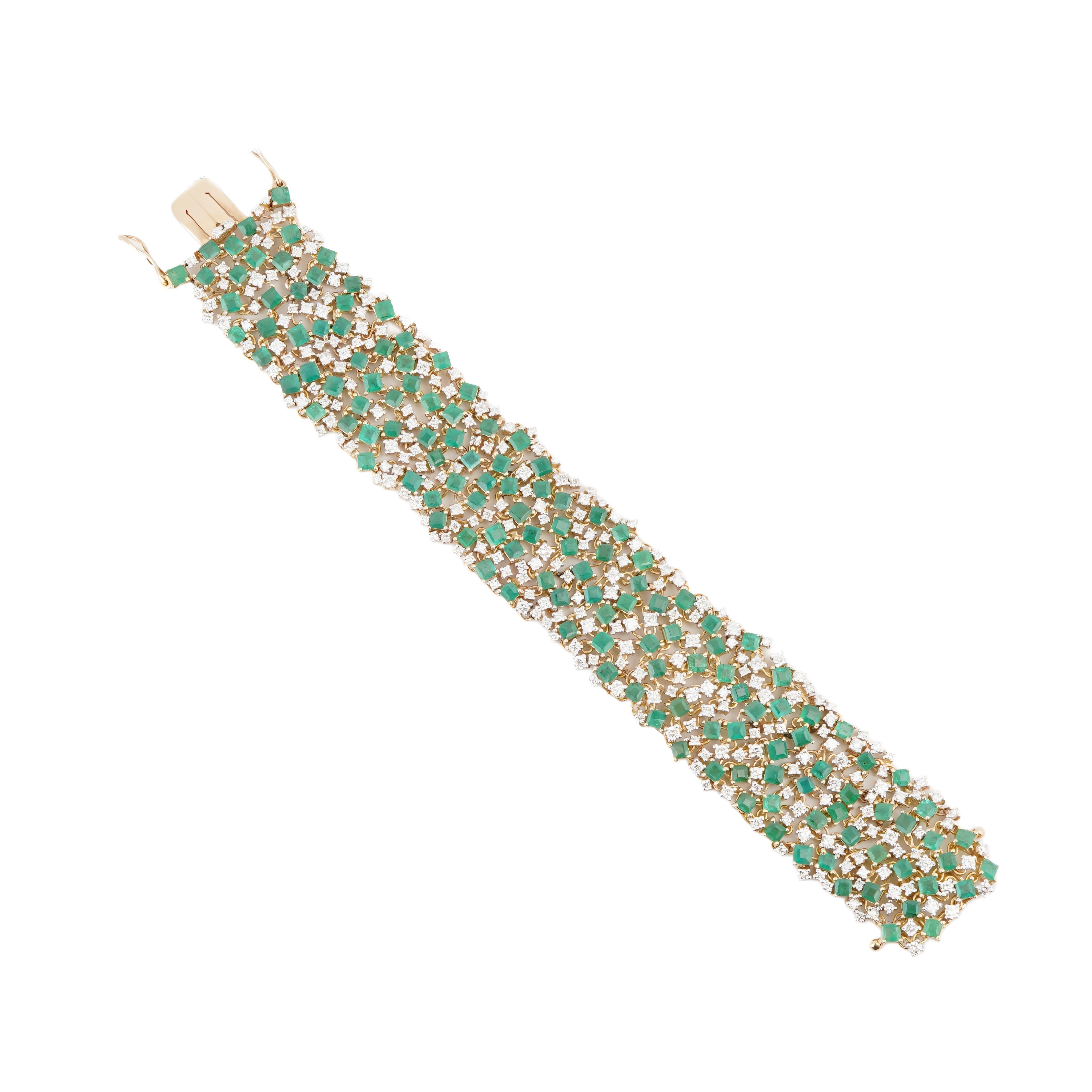 Natural Zambian emerald diamond bracelet in 14k gold Corte esmeralda en venta