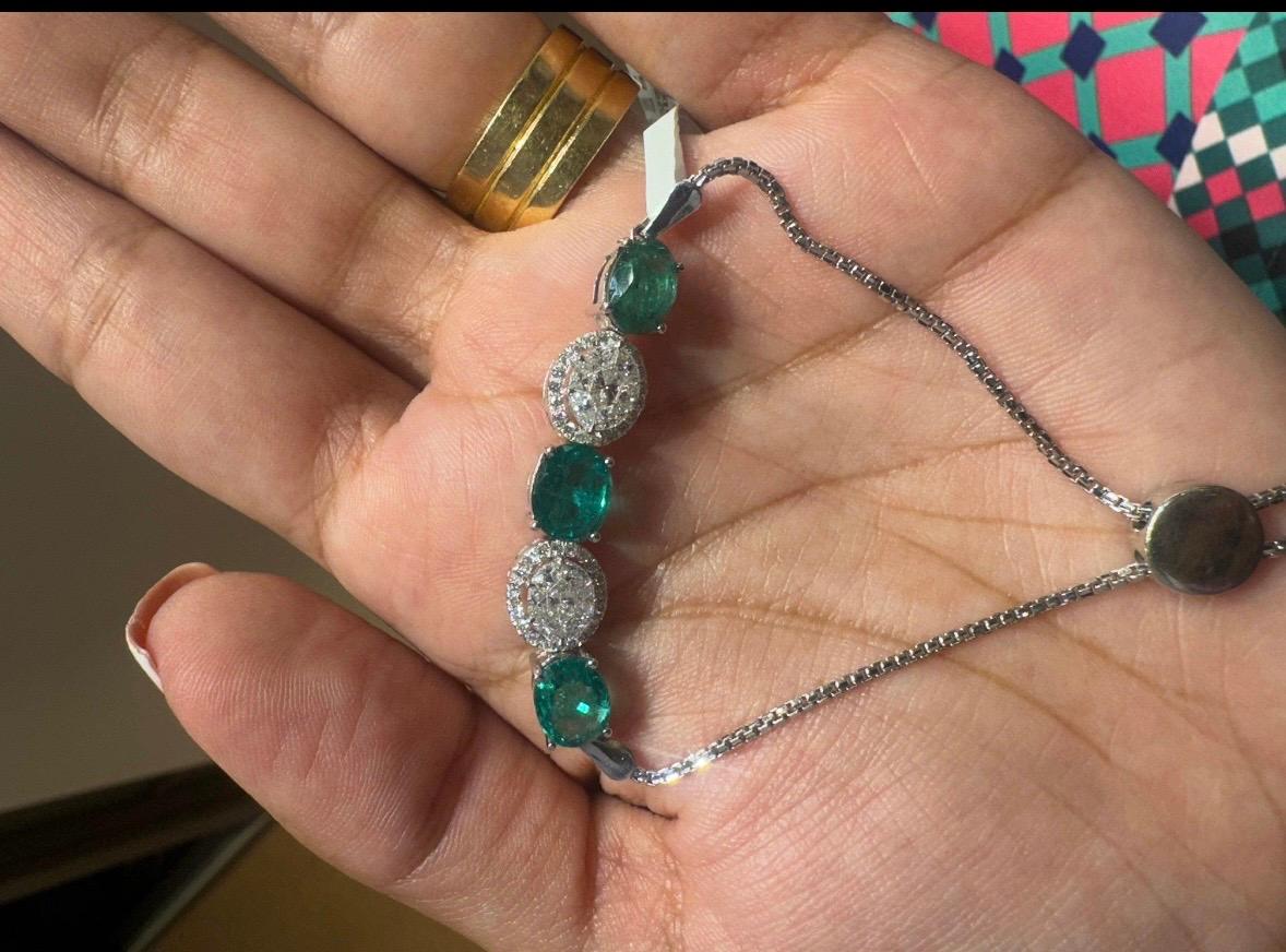 Natürlicher Smaragd aus Sambia  Diamantarmband aus 18k Gold Damen im Angebot