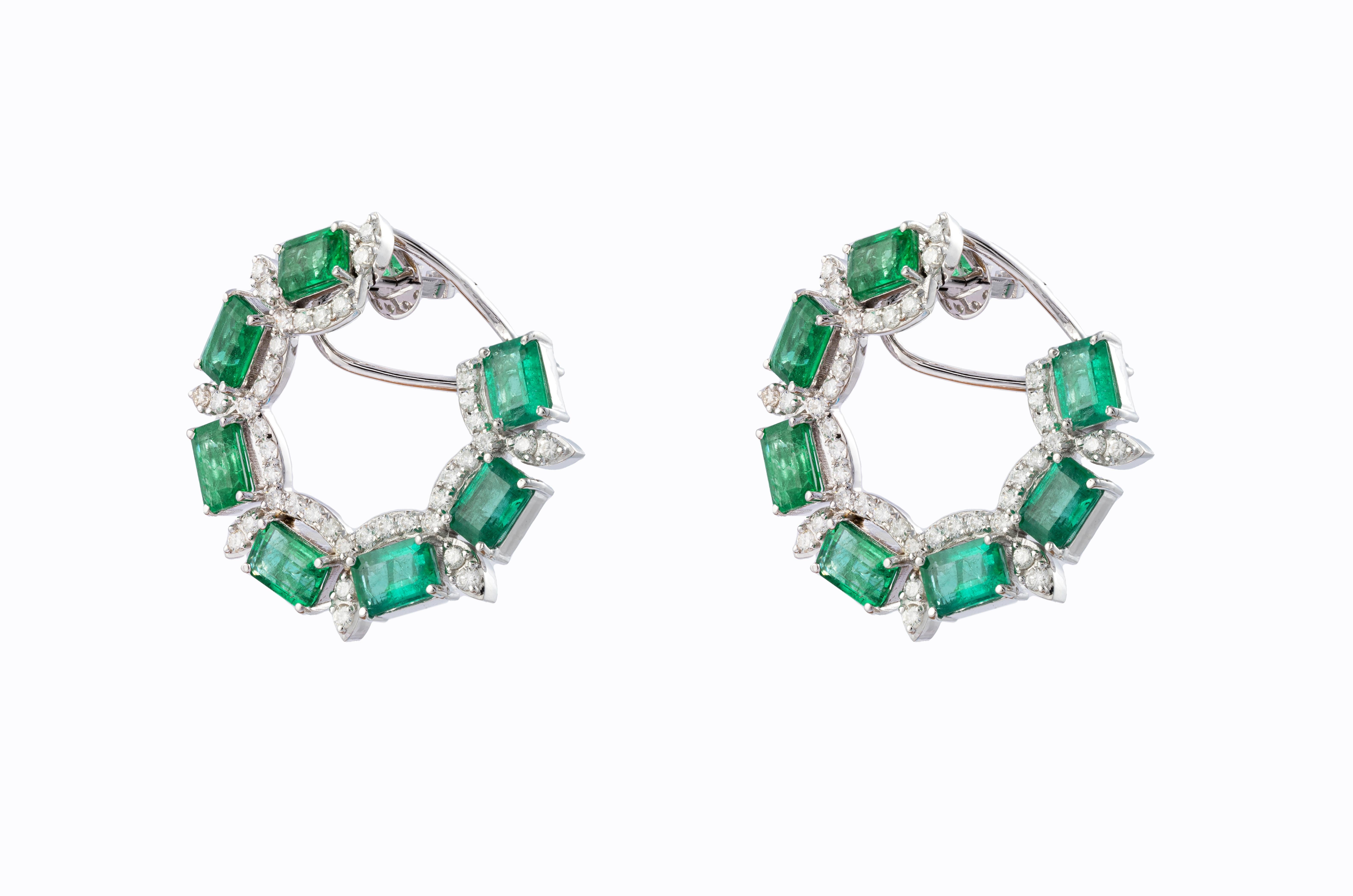 Brilliant Cut Natural Zambian Emerald Diamond Earring in 14k Gold For Sale