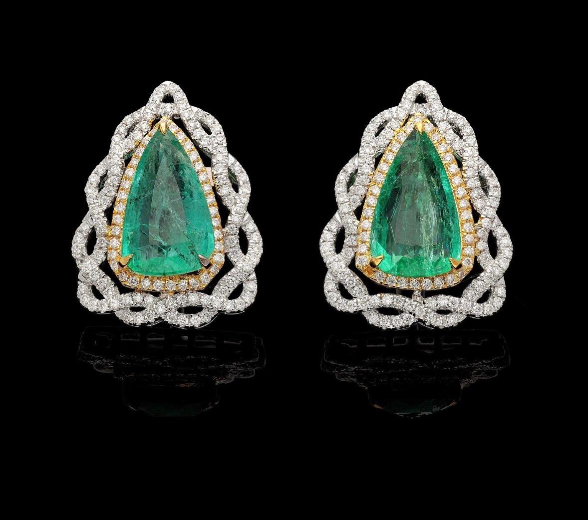 Donna Natural Zambian Emerald & Diamond Earring in 18k Gold in vendita