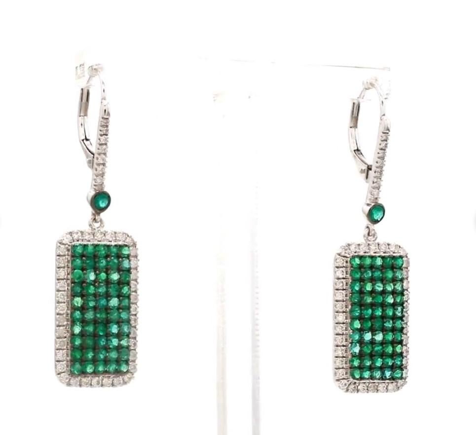 Orecchino con diamante e smeraldo zambiano naturale in oro 18 carati in vendita 2