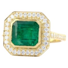 18K Gold Emerald and Diamond Ring, 4.75ct Emerald, 0.66ct