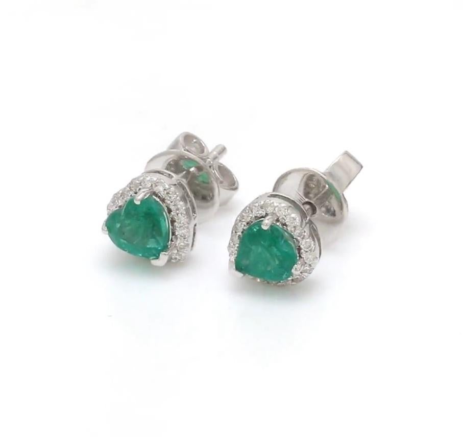Natural zambian emerald diamond earrings in 18k gold en Nuevo estado para la venta en jaipur, IN