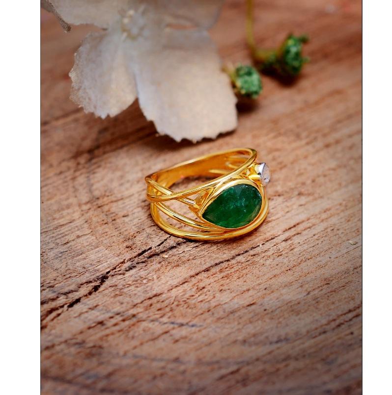 Natural Zambian Emerald & Diamond Ring 14K Gold For Sale 3