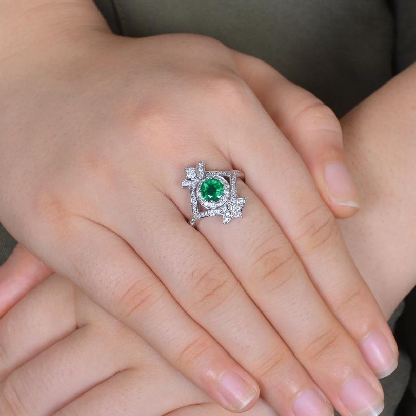 Natürlicher sambischer Smaragd & Diamantring 18K Gold Damen im Angebot