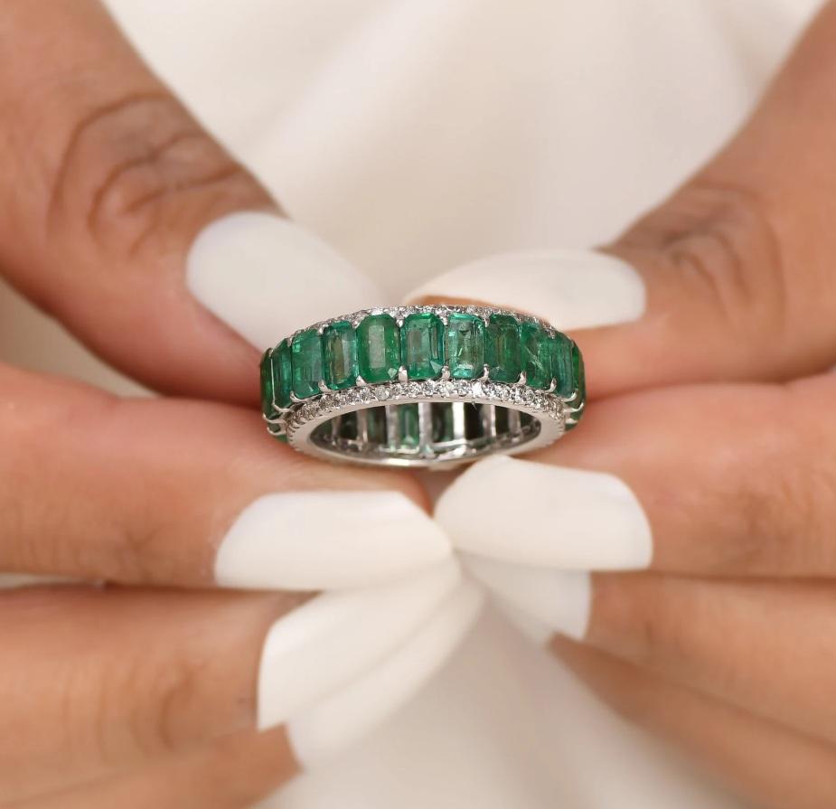 Anello di eternità con diamante ottagonale smeraldo vero e proprio in oro  Anello in oro con diamante smeraldo taglio smeraldo Nature  Anello in oro con smeraldo vero e proprio

DETTAGLI DELLA GEMMA :
✦ Pietra preziosa : Smeraldo
✦ Tipo di gemma :