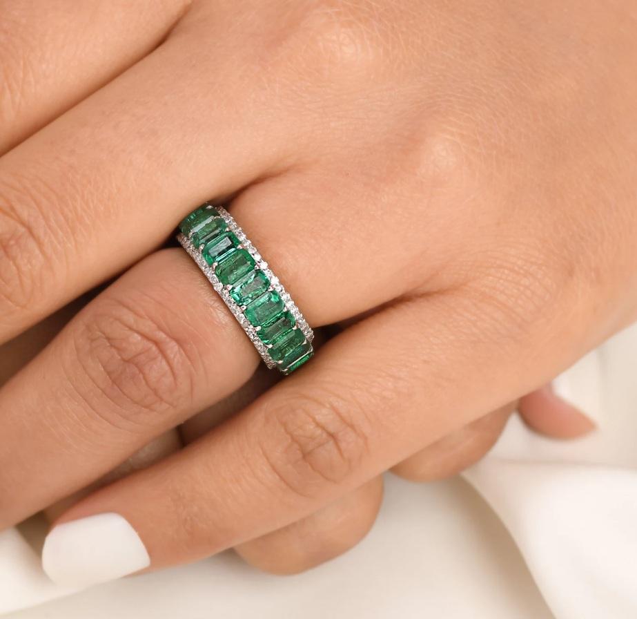Taglio Asscher Anello con diamante e smeraldo zambiano naturale in oro 14k in vendita