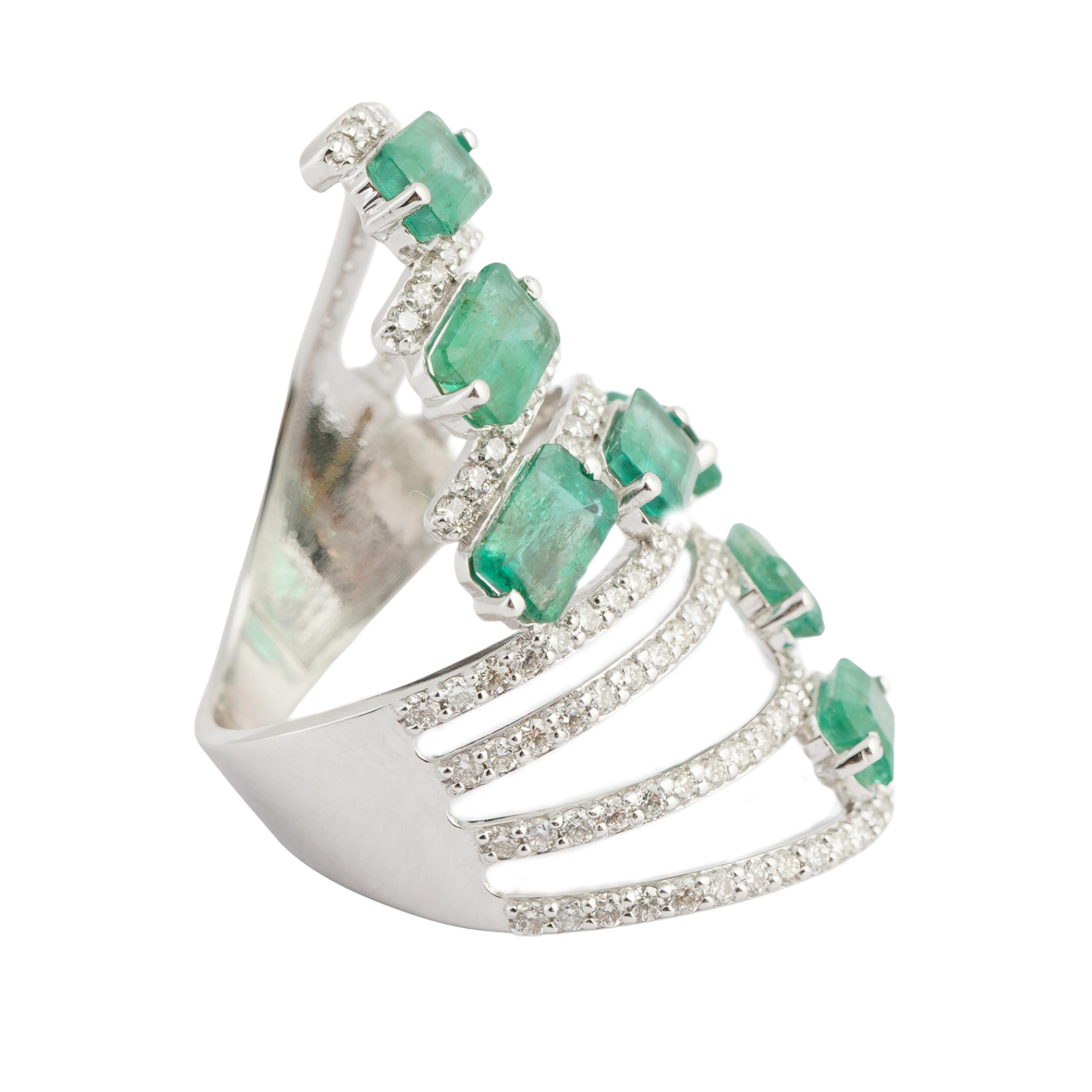 De las mujeres Natural Zambian emerald diamond ring in 14k gold en venta