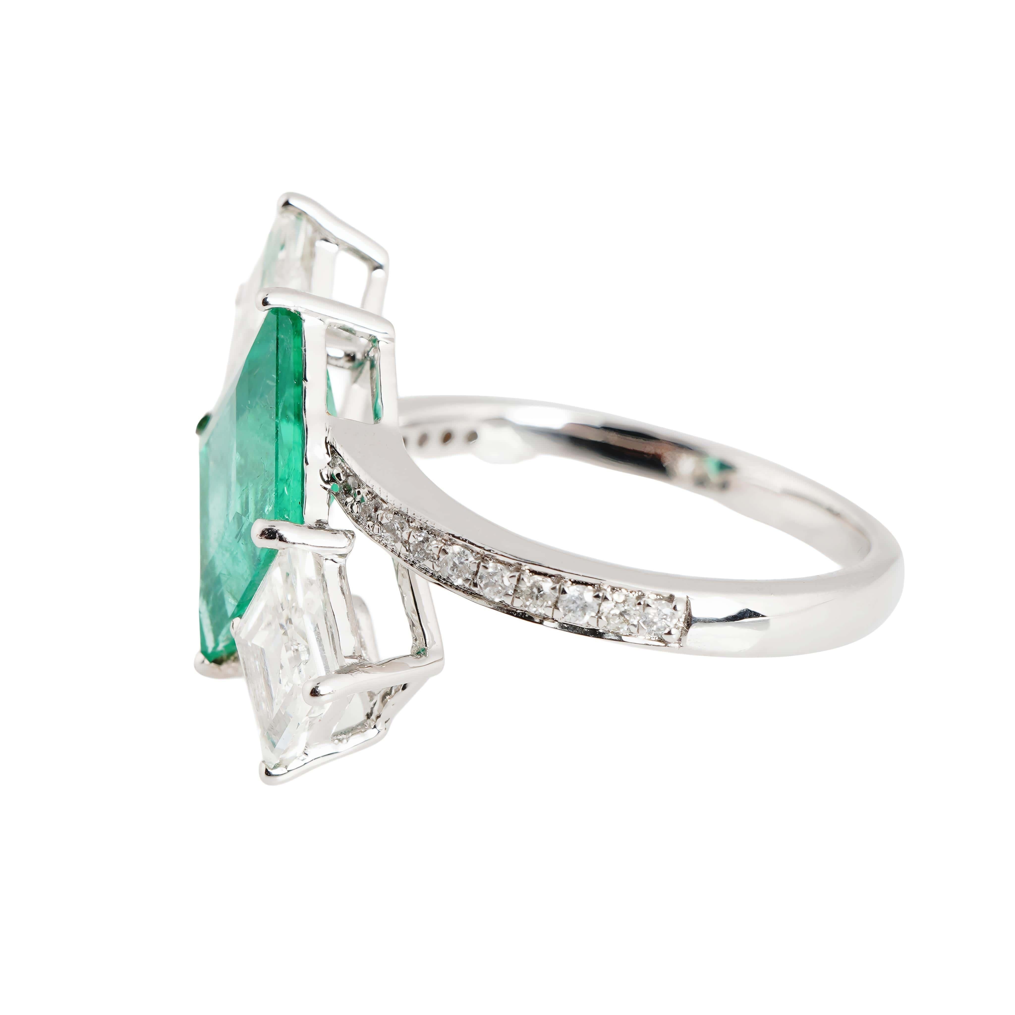 Emerald Cut Natural zambian emerald  diamond ring in 18k gold For Sale