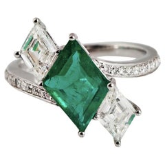 Esmeralda natural de Zambia  anillo de diamantes en oro de 18k