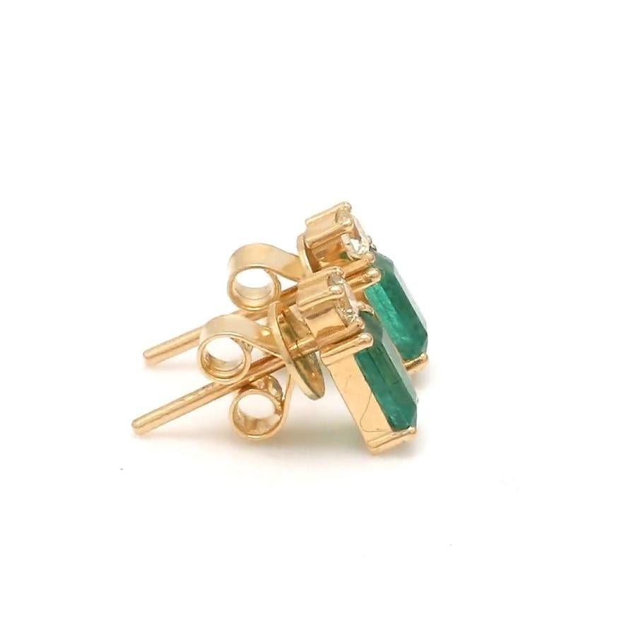 Taglio Asscher Natural zambian emerald diamond studs in 14k gold in vendita