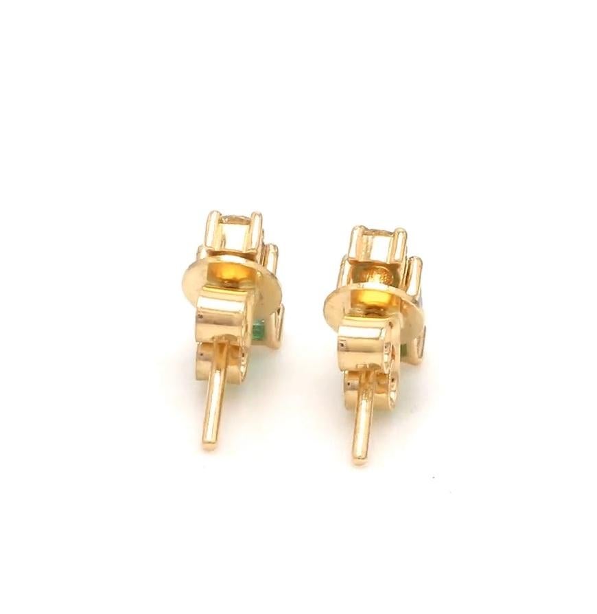 Natural zambian emerald diamond studs in 14k gold In condizioni Nuovo in vendita a jaipur, IN