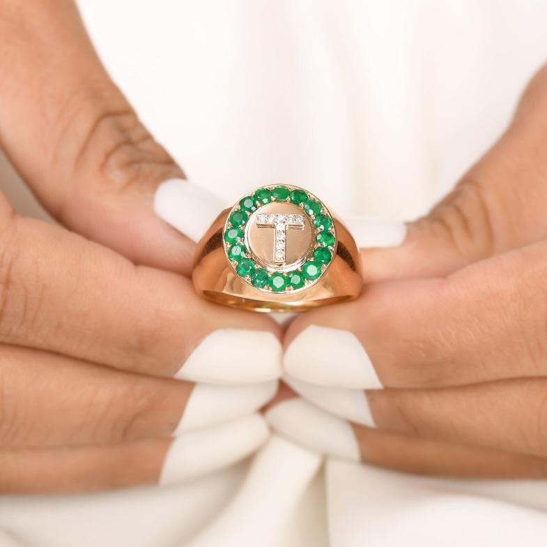 Asscher Cut Natural 0.89 cts zambian emerald & 0.06 cts diamond T letter ring in 14k gold For Sale