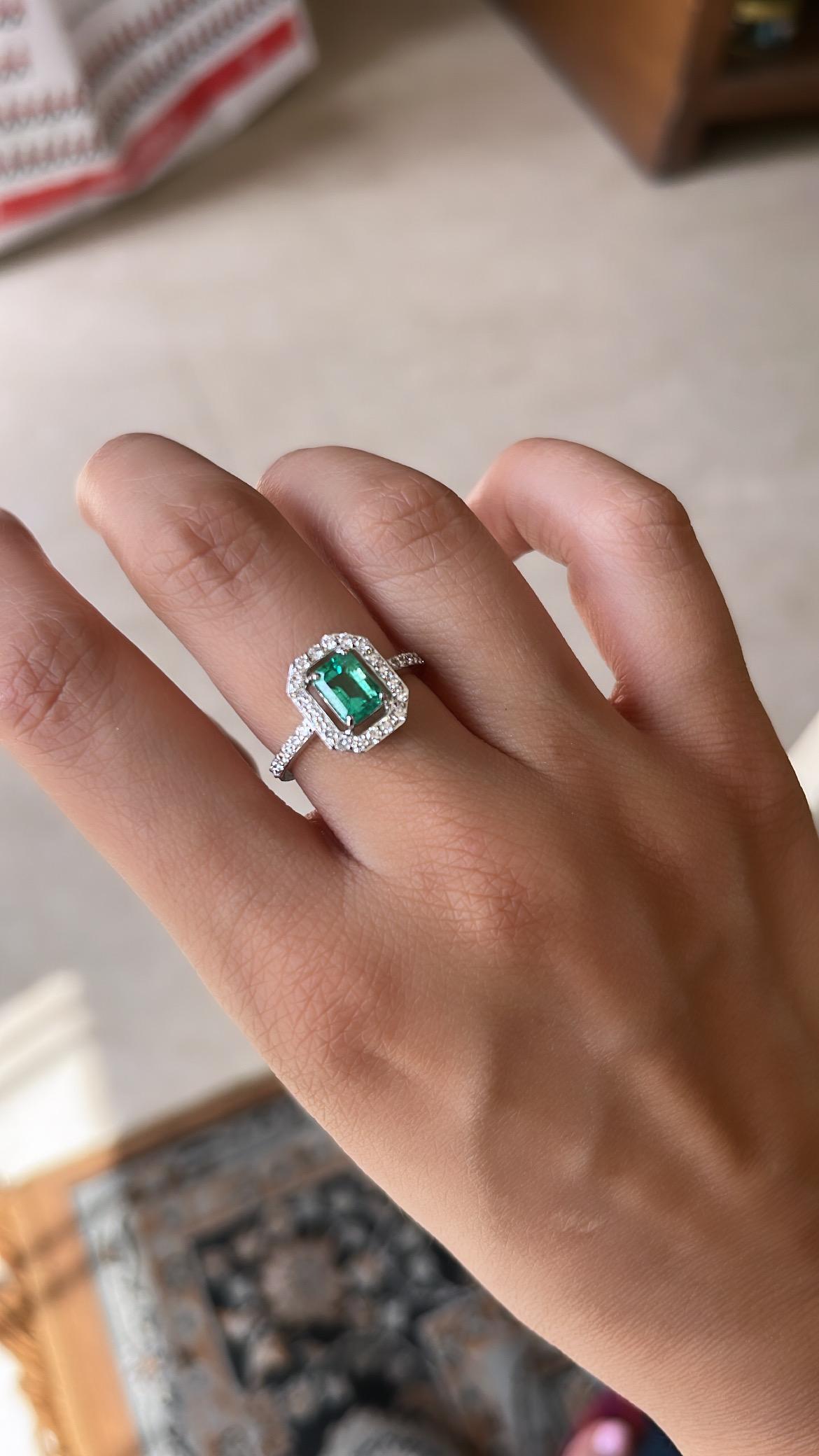 Modern Natural Zambian Emerald & Diamonds Engagement Ring set in 18K White Gold For Sale