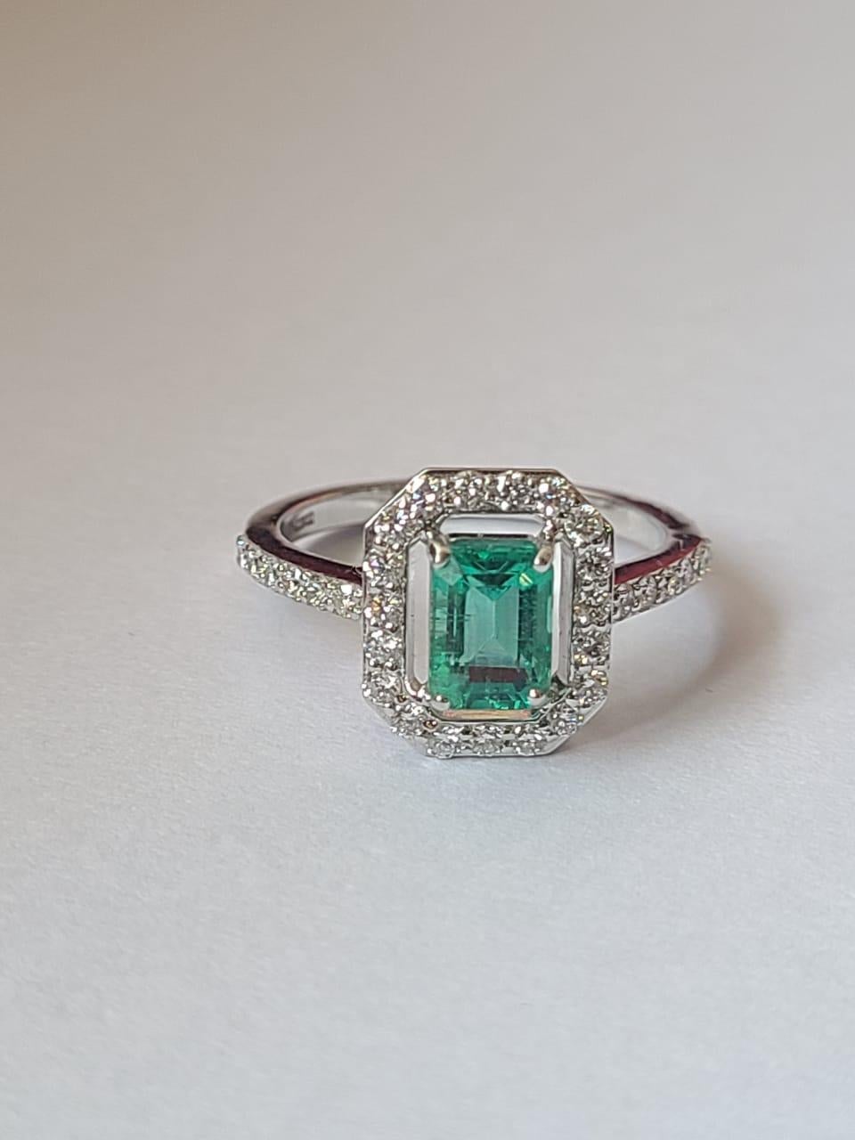 Natural Zambian Emerald & Diamonds Engagement Ring set in 18K White Gold For Sale 1
