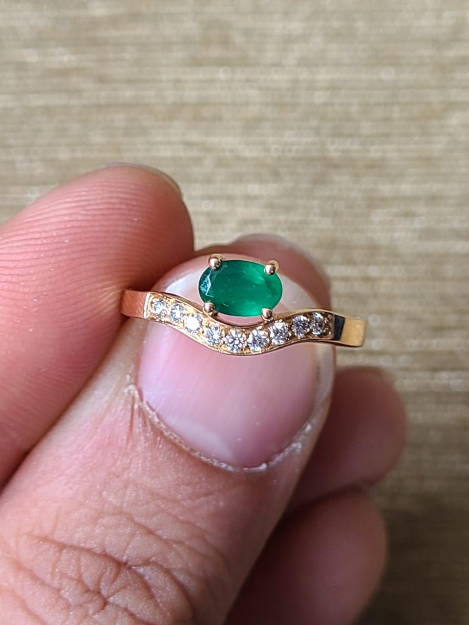 Oval Cut Natural Zambian Emerald & Diamonds Engagement / Wedding Ring Set in 18K Gold For Sale
