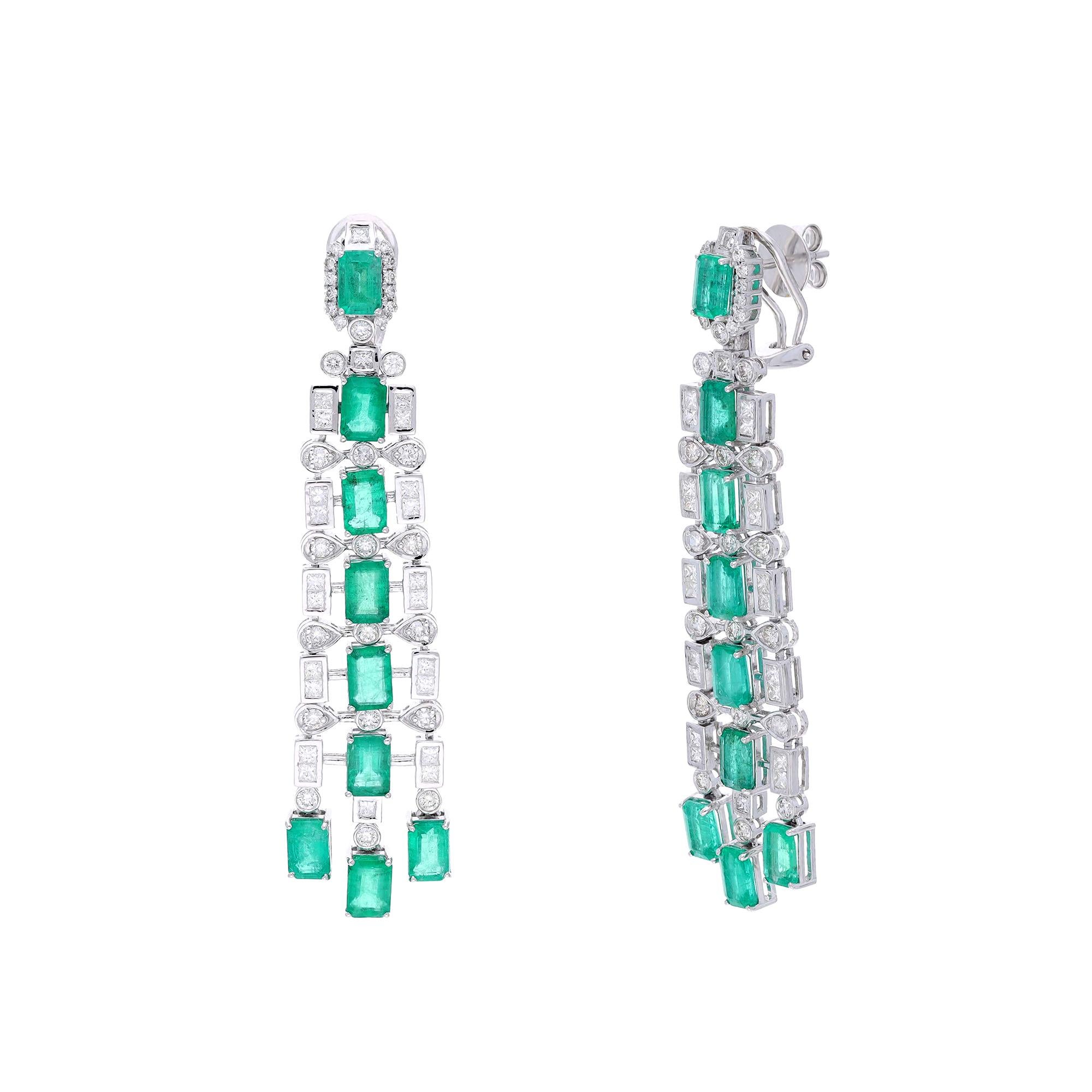 This is a natural Zambian Emerald earring with diamonds and 18k gold. The emeralds are very high quality and very good quality diamonds the clarity is vsi and G colour


Emeralds : 10.36 carats
diamonds : 2.72 carats
gold : 20.394 gm

This is a