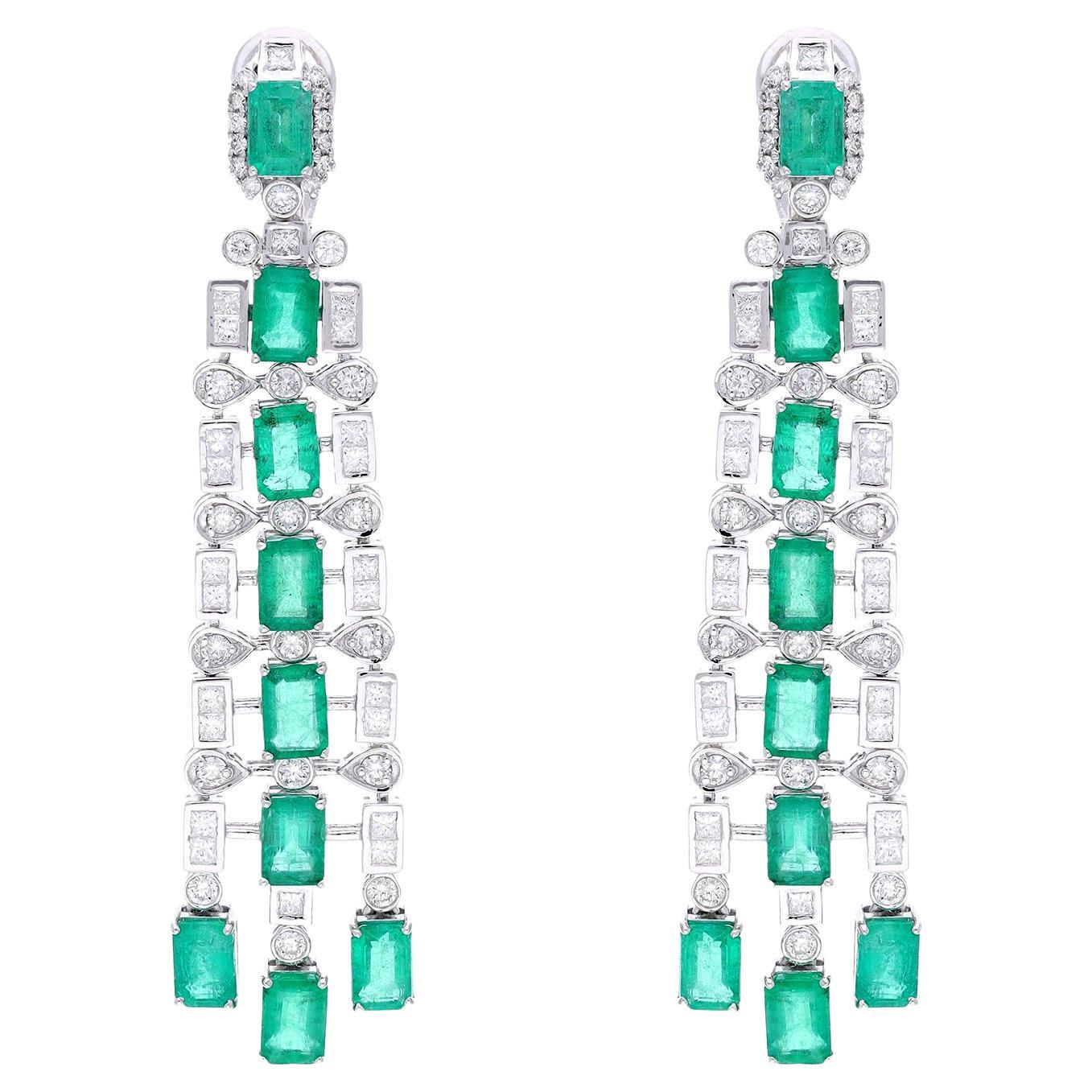 Natural Zambian emerald earring with diamond 2.72 cts in 18k gold For Sale