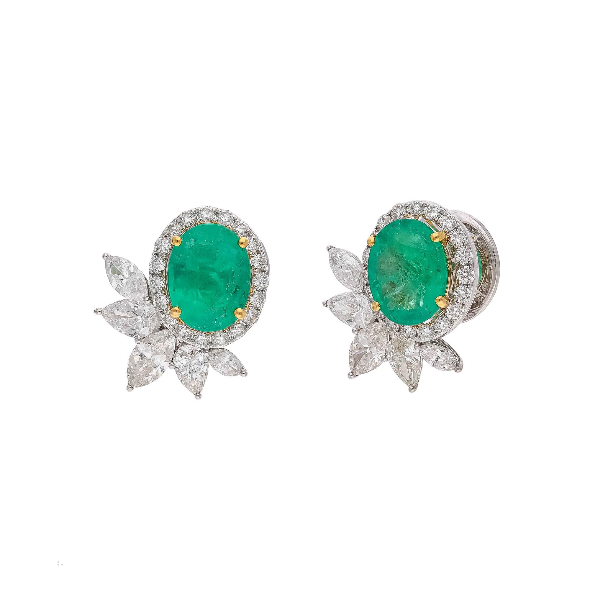 Women's Natural Zambian Emerald Earring with Diamond and 18k Gold For Sale