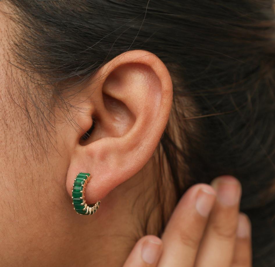 Natural zambian emerald earrings in 14k gold en Nuevo estado para la venta en jaipur, IN
