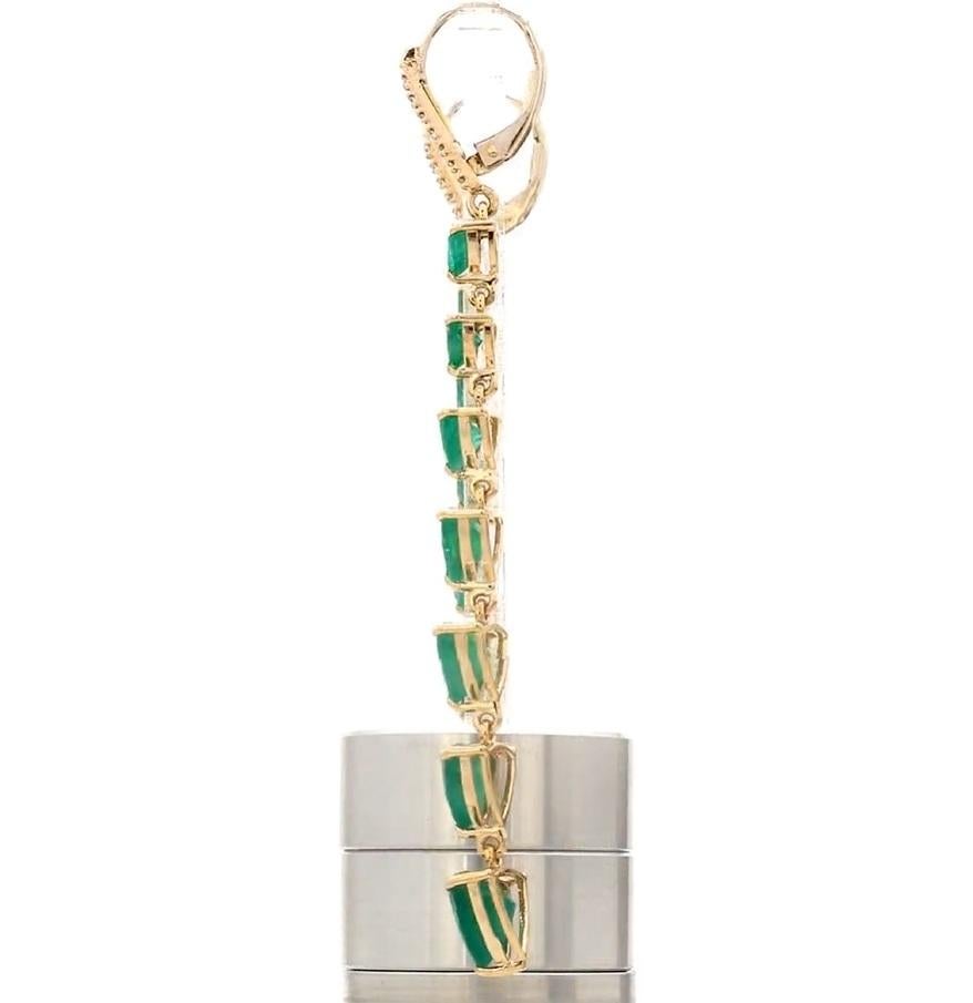 Natürlicher 10,39 Karat sambischer Smaragd & 0,12 Karat Diamant-Ohrringe aus 14k Gold im Zustand „Neu“ im Angebot in jaipur, IN