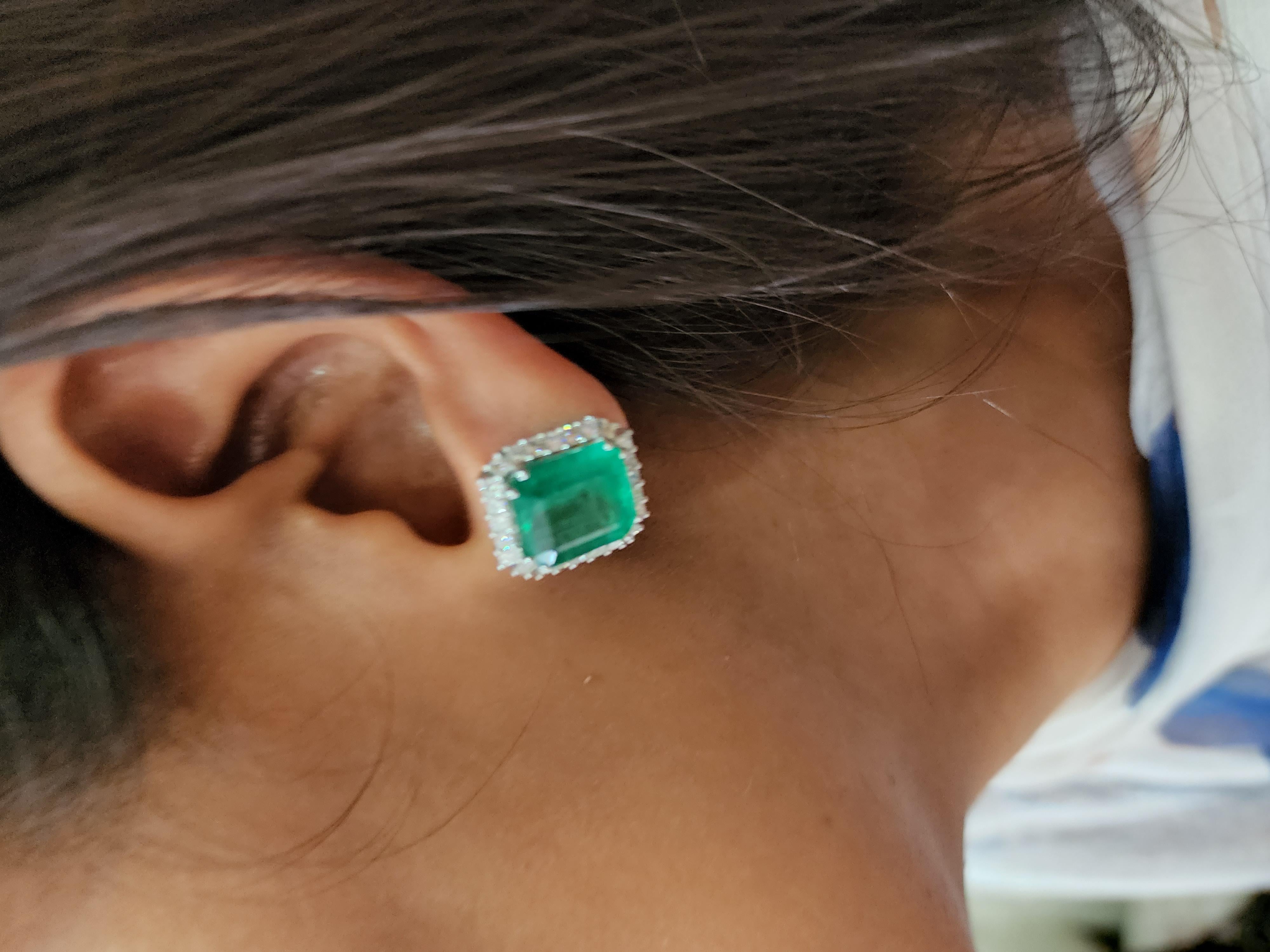 Women's or Men's Natural Zambian Emerald Earrings with 11.06 Carats Emeralds in 14k Gold For Sale
