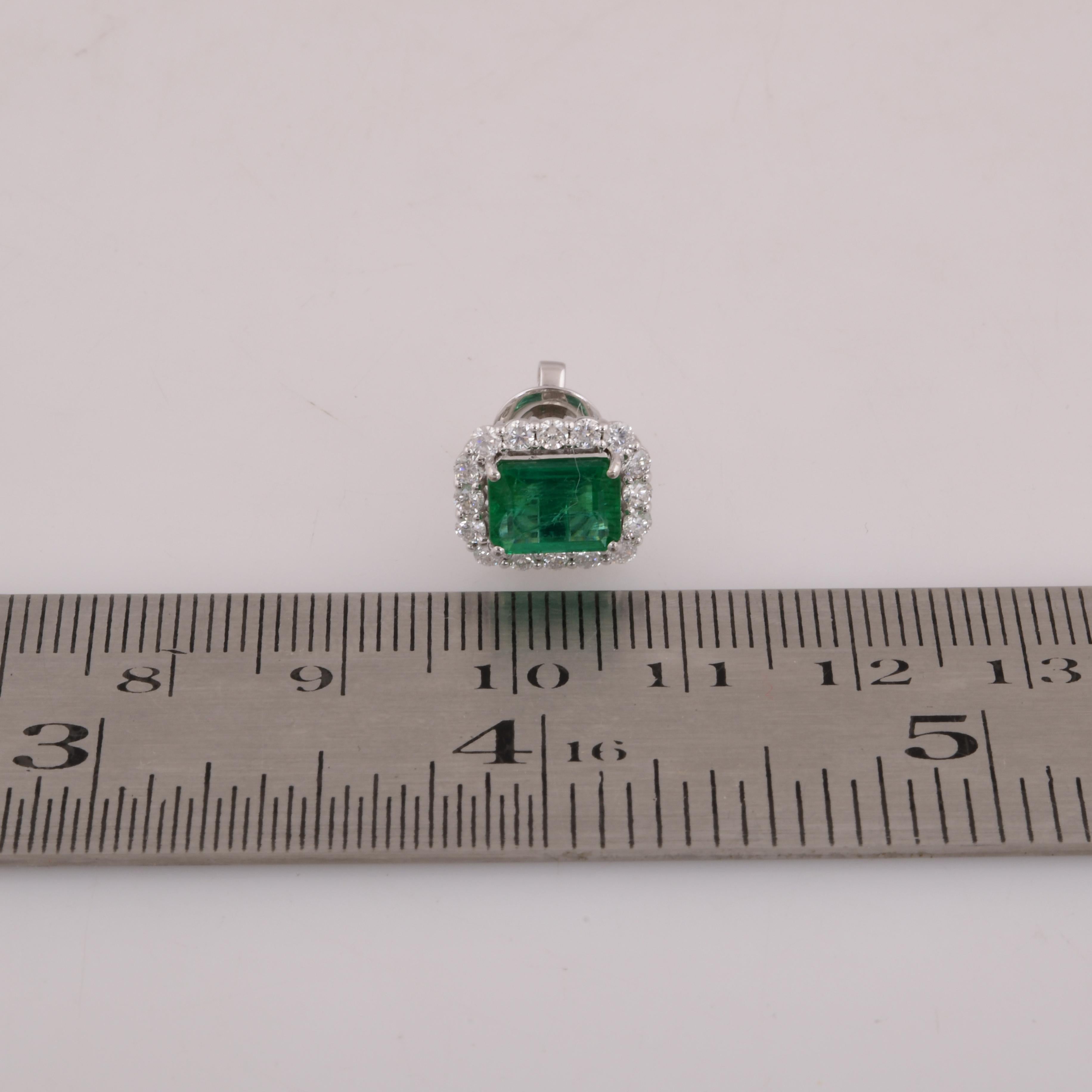 Natürliche sambische Smaragd-Edelstein-Ohrringe SI/H Rund Diamant 18 Karat Weißgold (Smaragdschliff) im Angebot