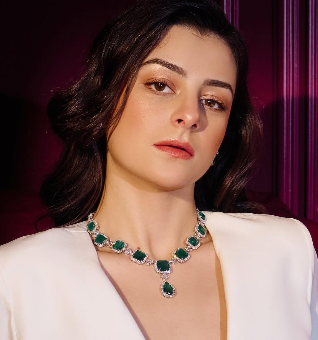 Natürlicher sambischer Smaragd Edelstein Feine Halskette SI/H Diamant 18 Karat Weißgold Damen im Angebot