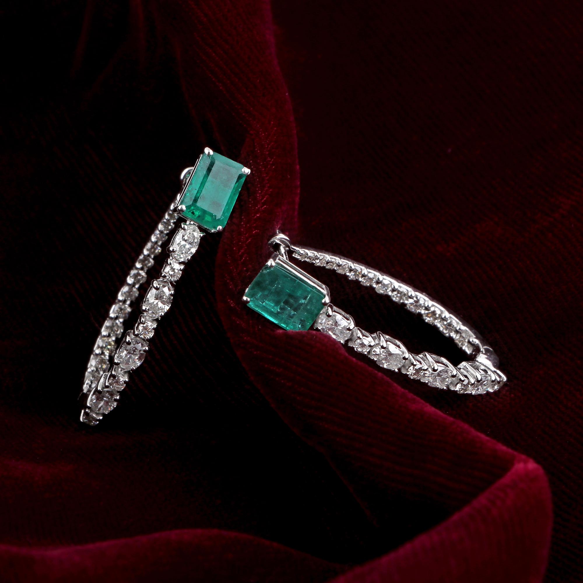 Modern Natural Emerald Gemstone Hoop Earrings Diamond 18k White Gold Handmade Jewelry For Sale
