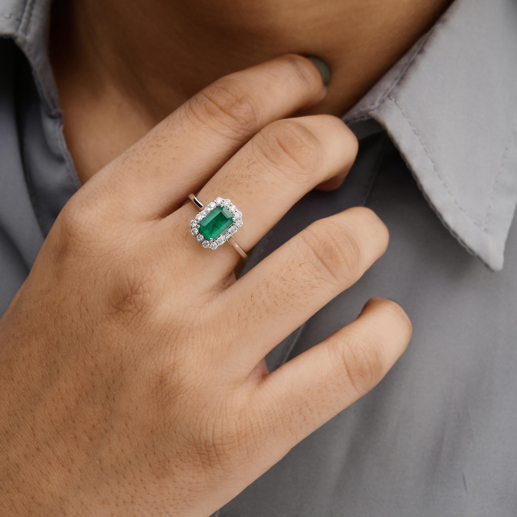 Modern 1.14 Carat Zambian Emerald Ring 0.36 Carat SI/H Diamond 14k White Gold Jewelry For Sale